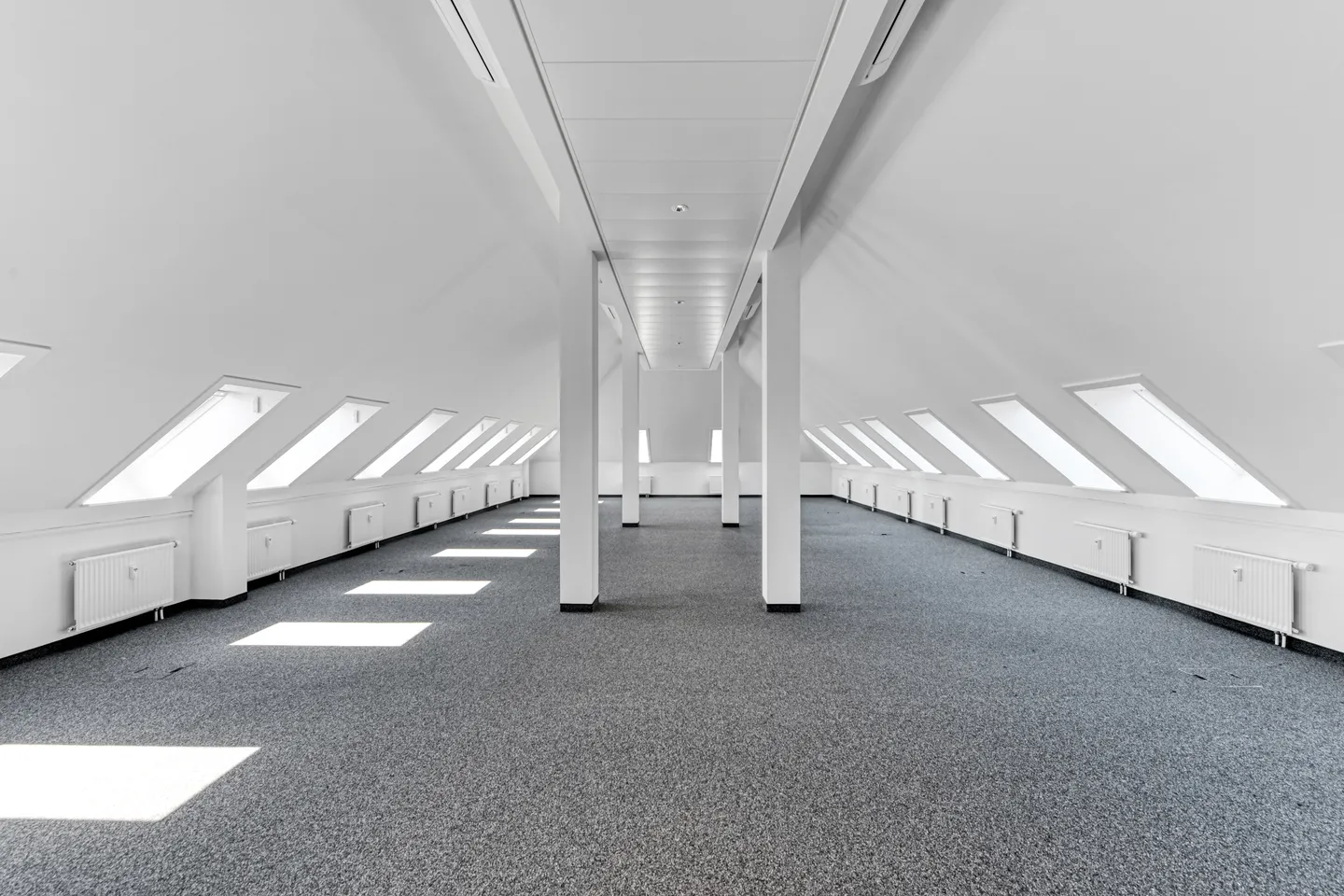 Attractive office space in a central location - Photo 1 of 5