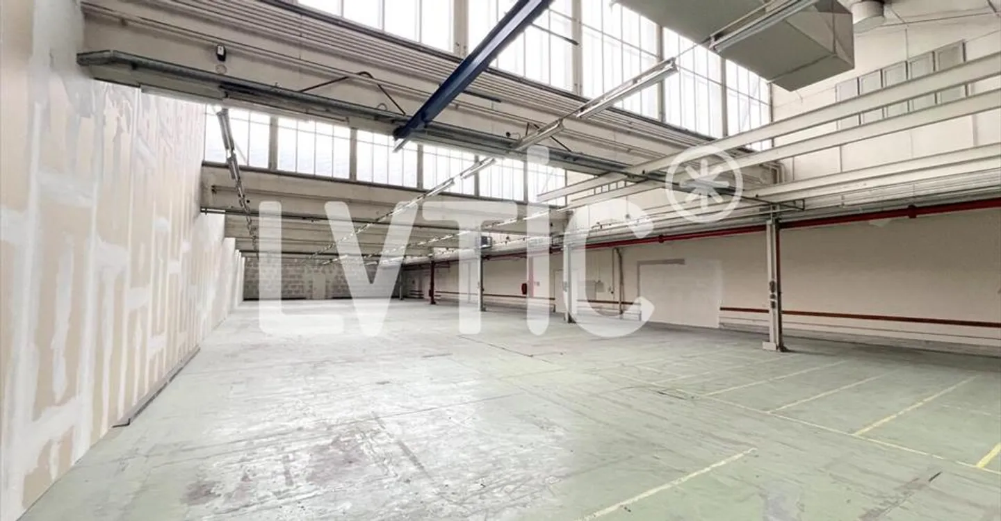 Warehouse - Photo 5 of 6