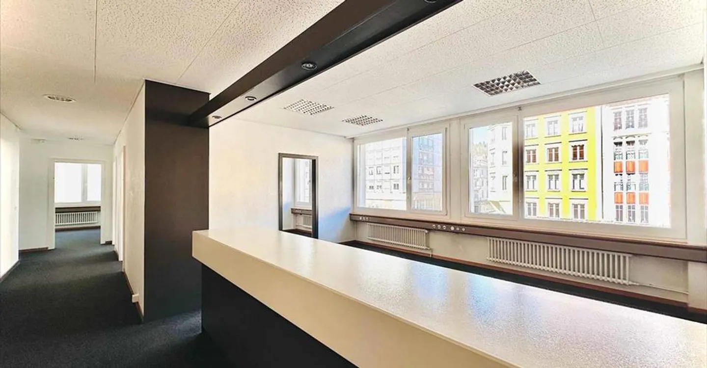 Bureau moderne à La Chaux-de-Fonds - Photo 2 sur 5