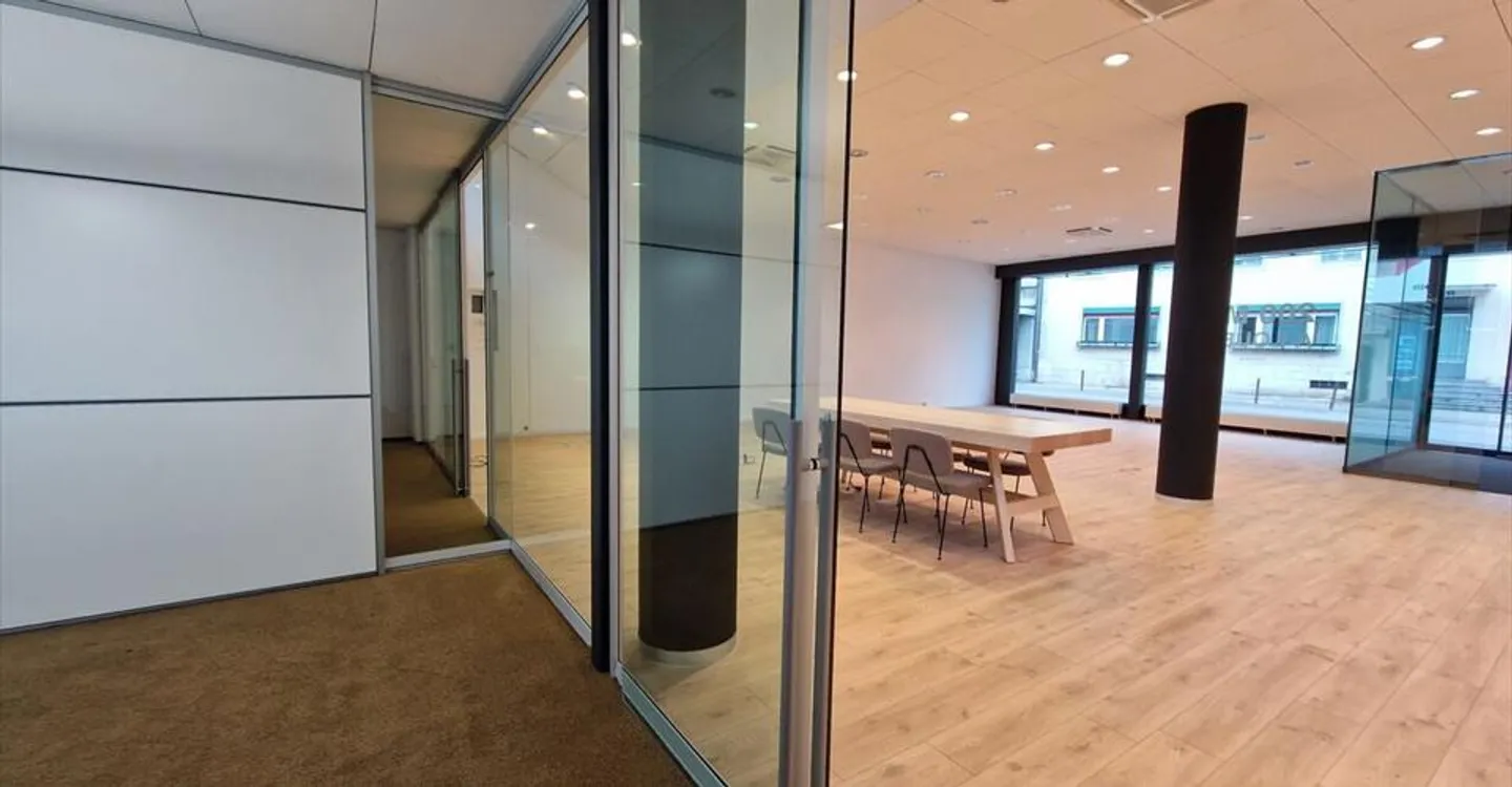 Handel 4.5 Zimmer - Foto 1 von 7