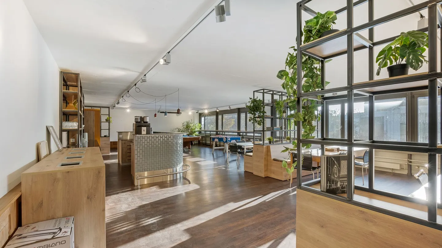 Leichtindustrielle Flächen mit Büro - Foto 7 von 10