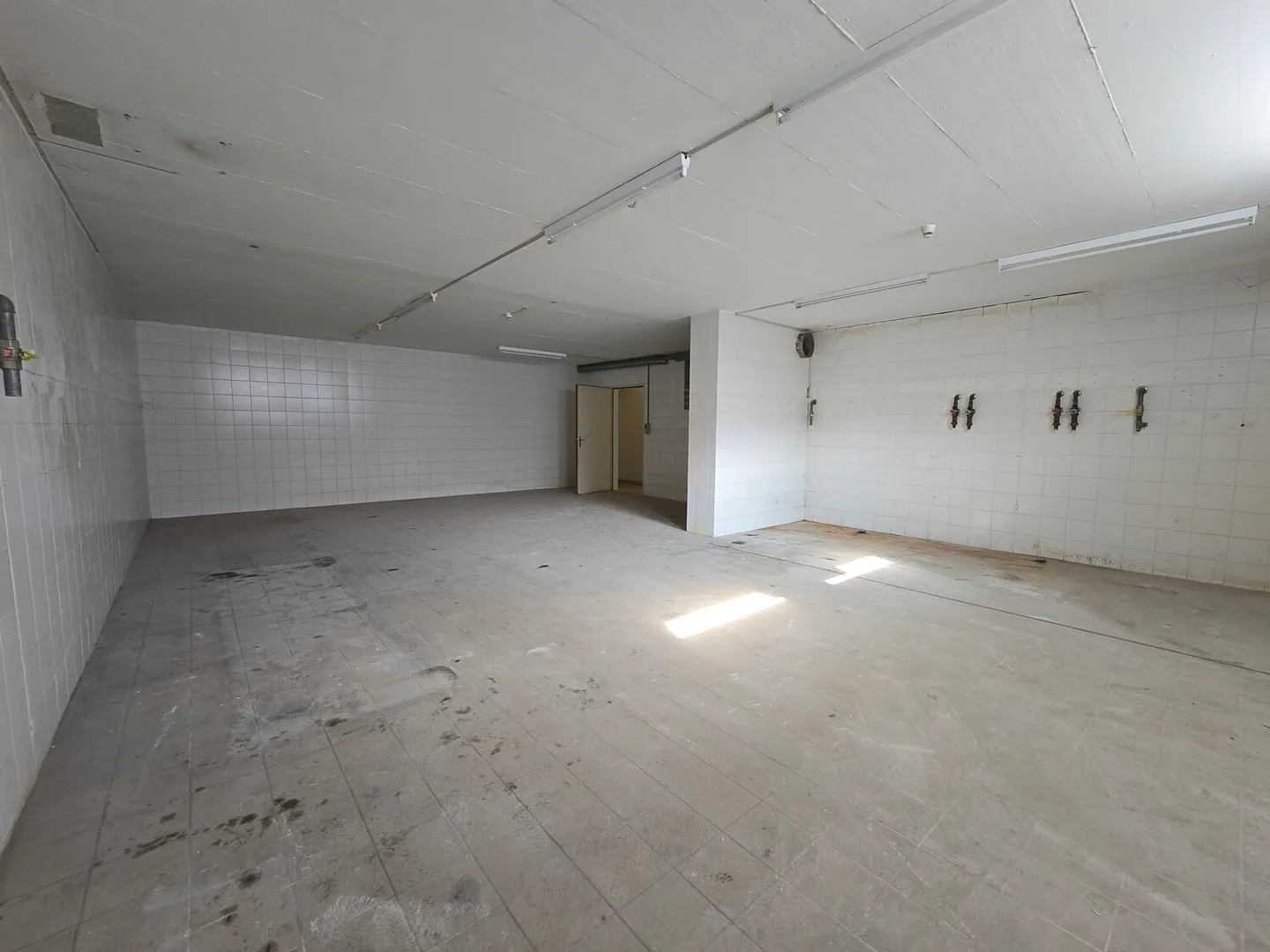 Well-located lightweight studio of approx. 82m² in Crissier - Photo 3 of 5