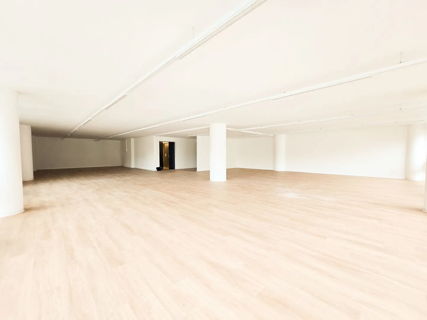Ufficio ristrutturato di 230m2 – Centro città di Losanna - Foto 3 di 13