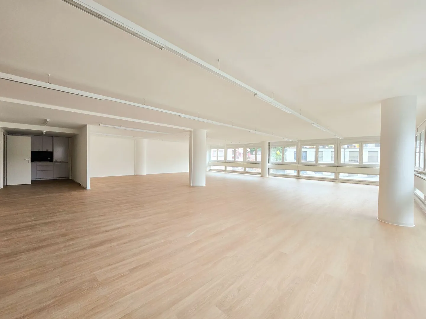 Ufficio ristrutturato di 230m2 – Centro città di Losanna - Foto 1 di 13