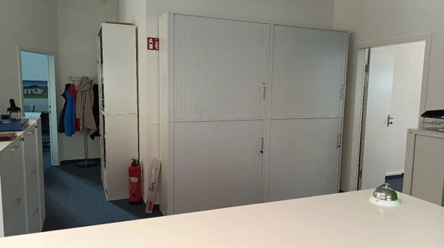 Geräumige Gewerbefläche in Hombrechtikon - Foto 2 von 8