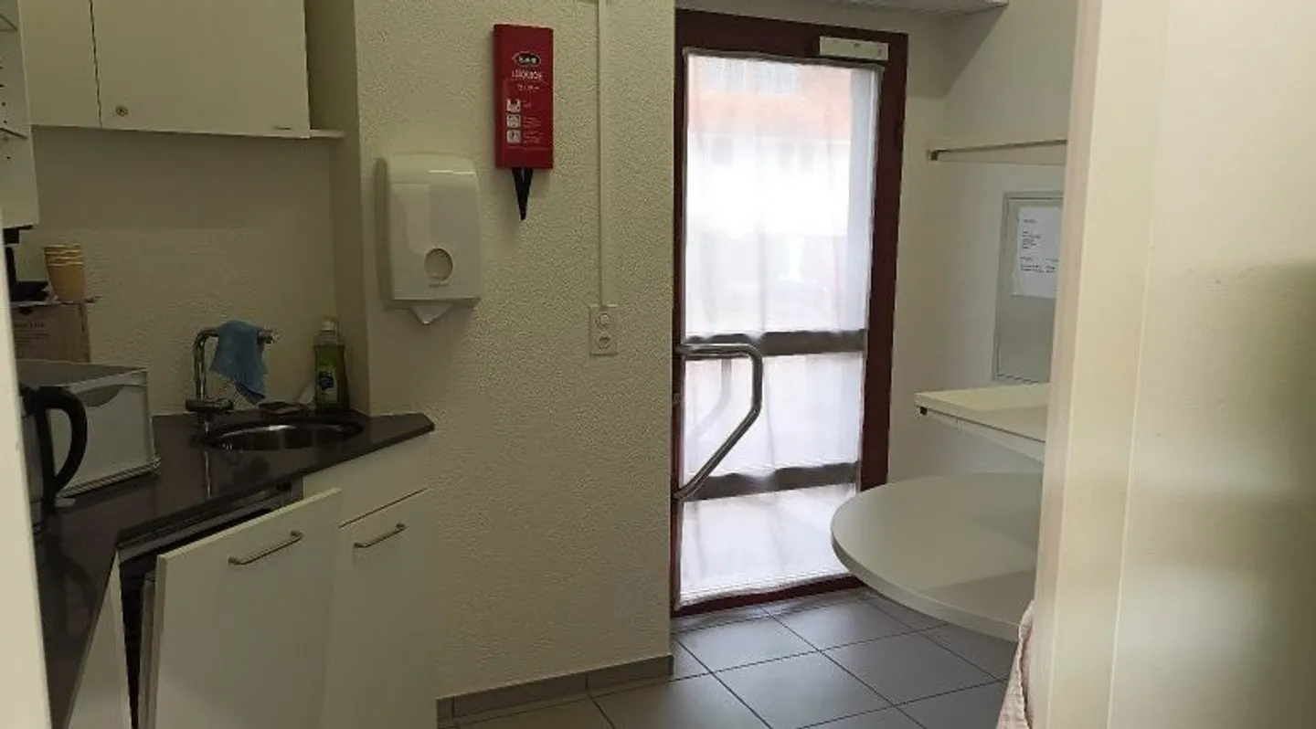 Geräumige Gewerbefläche in Hombrechtikon - Foto 7 von 8