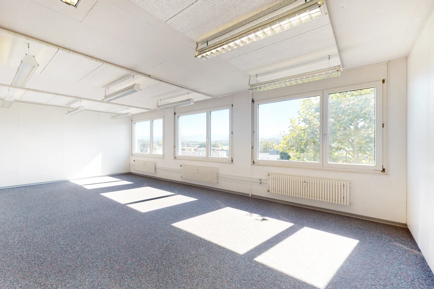 Bâtiment de bureaux représentatif à proximité immédiate de la gare - Photo 3 sur 3