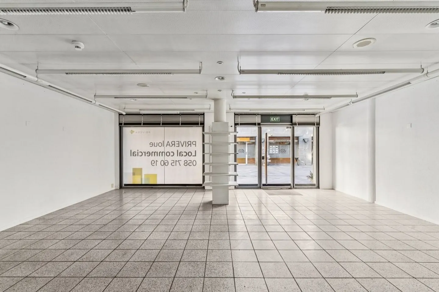 Arcade in downtown Sierre for rent immediately or by agreement - Photo 8 of 10