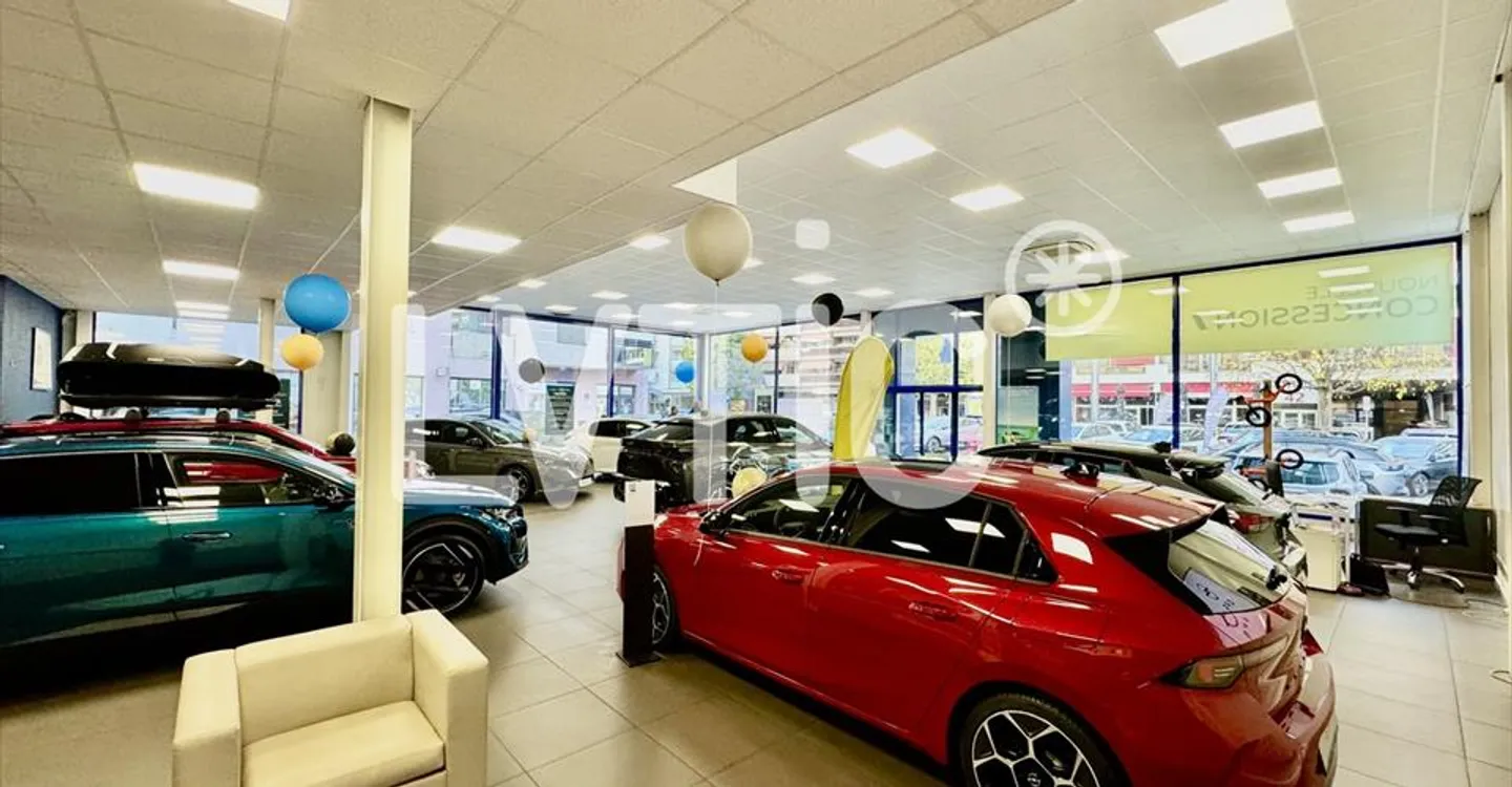 Showroom spacieux à Vevey - Photo 2 sur 7