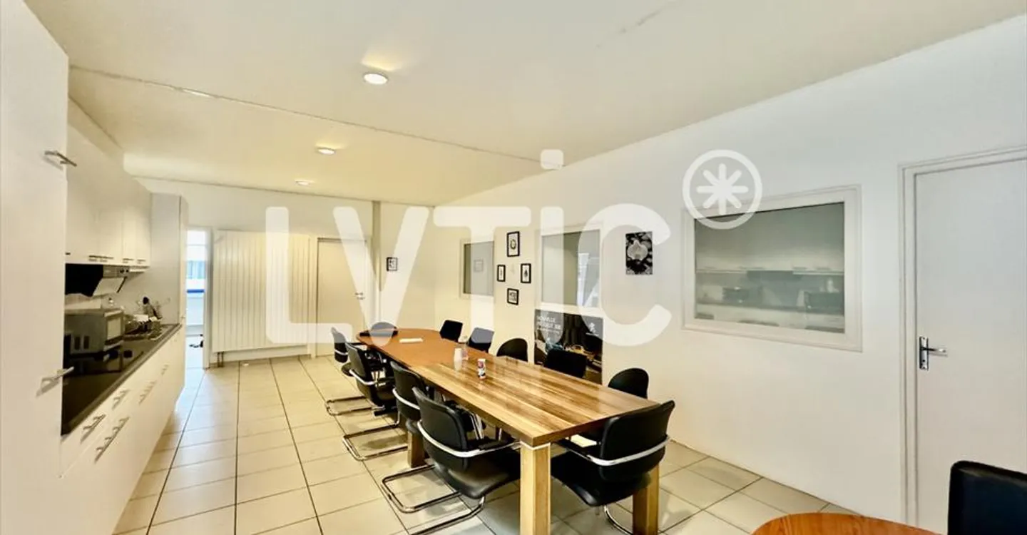 Showroom spacieux à Vevey - Photo 3 sur 7