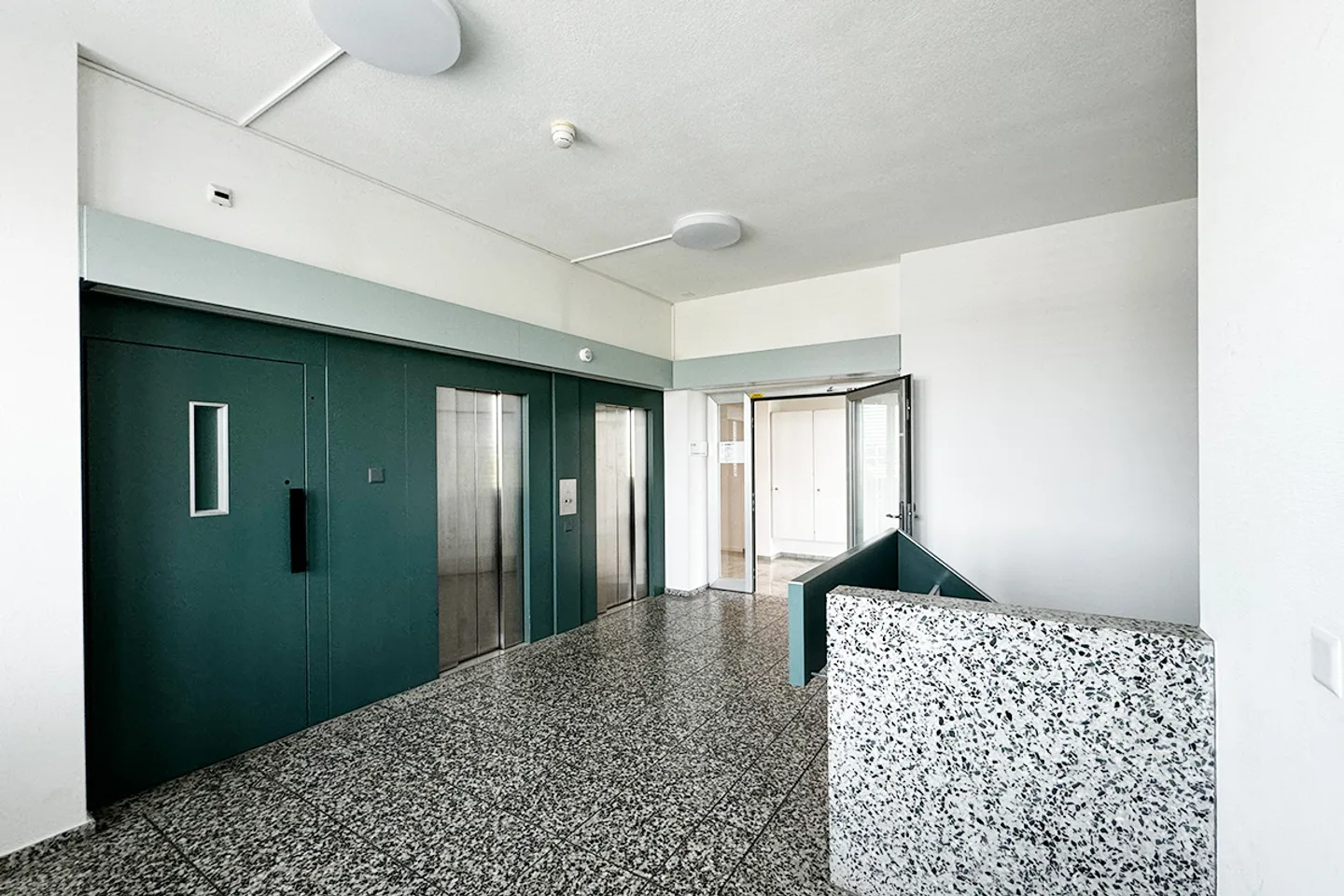 Modern developed office/commercial space on the main axis of Winterthur - Photo 6 of 13