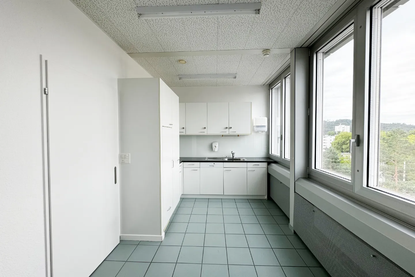 Ready-to-use training facilities in a convenient location in Winterthur - Photo 12 of 13