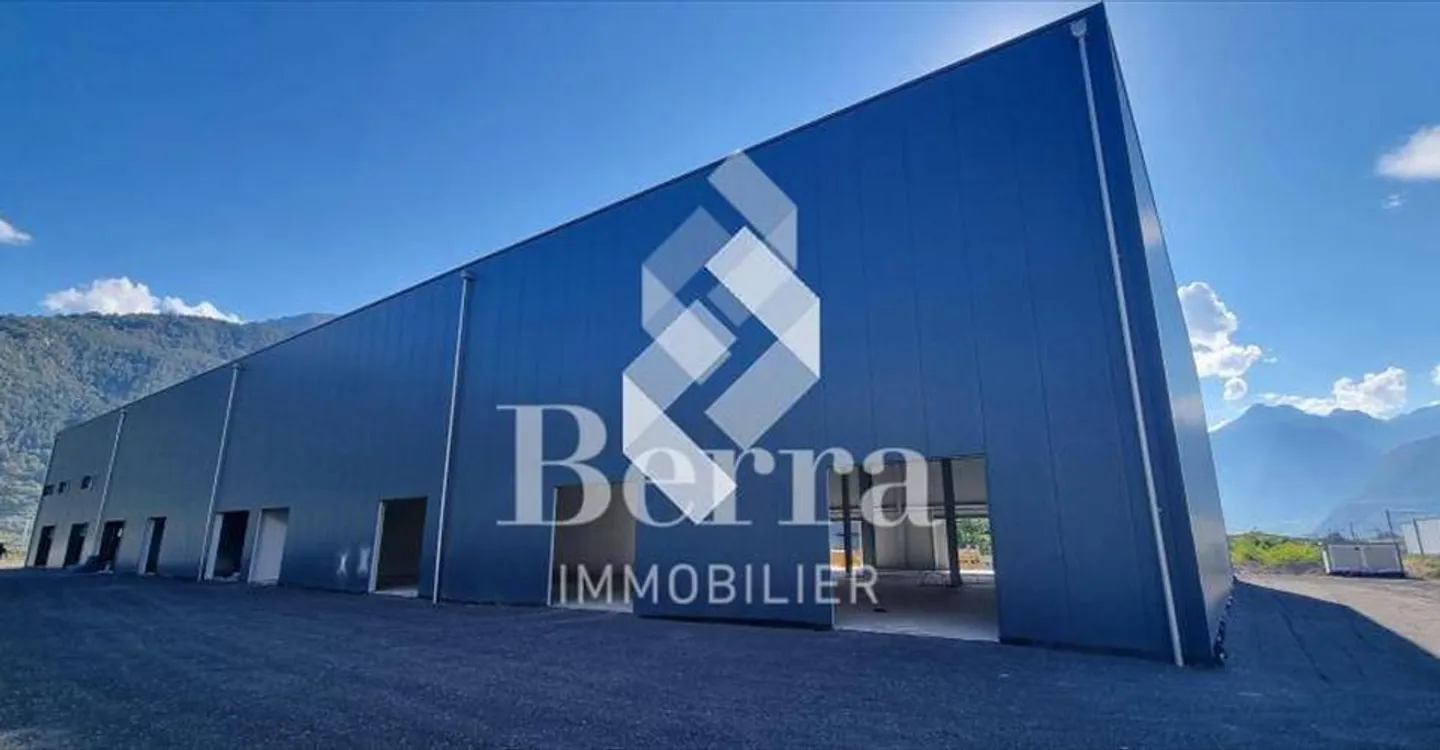 Espace industriel avec ascenseur - Photo 7 sur 13