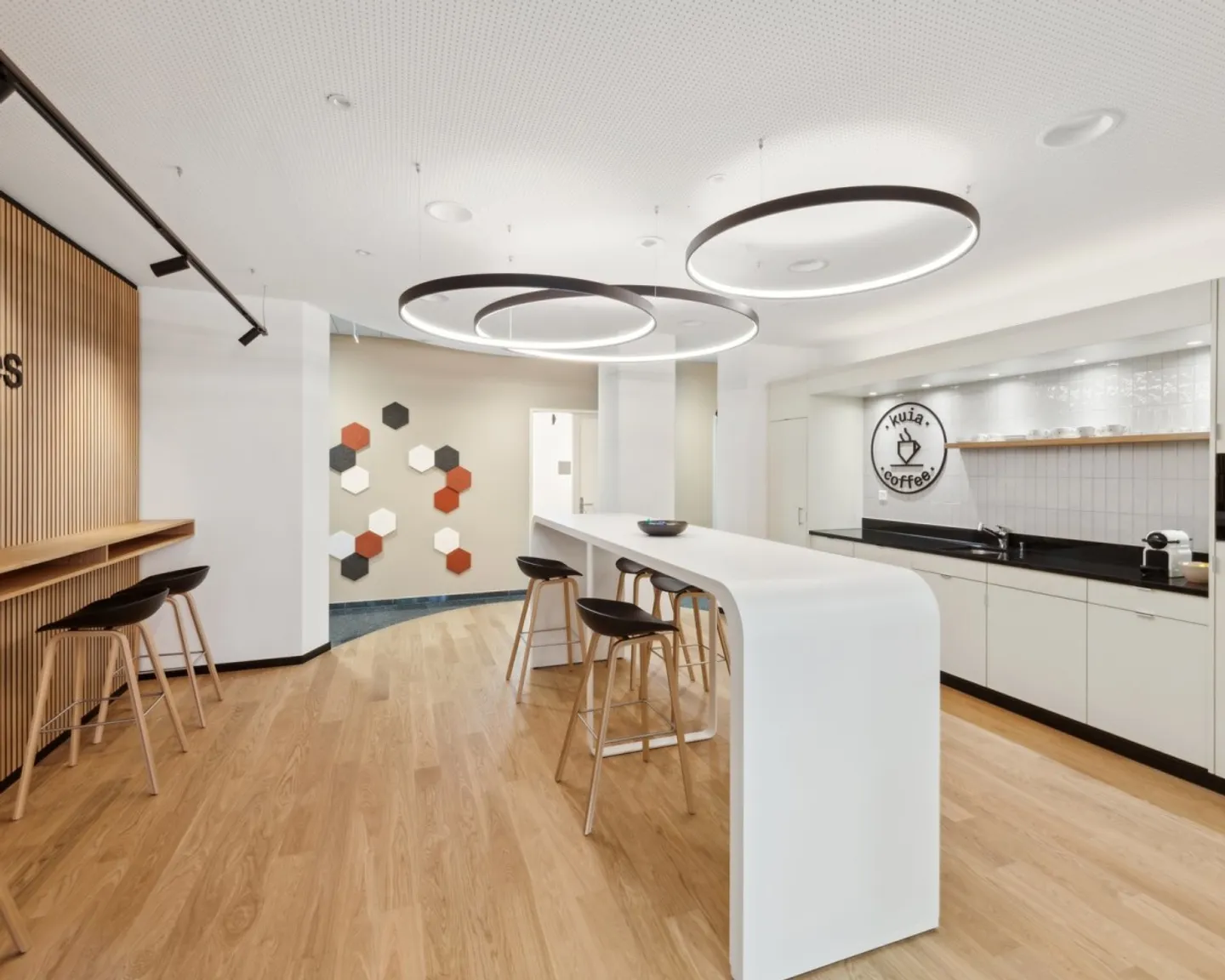 Top Price-Performance: Furnished Offices with Extras - Photo 11 of 12