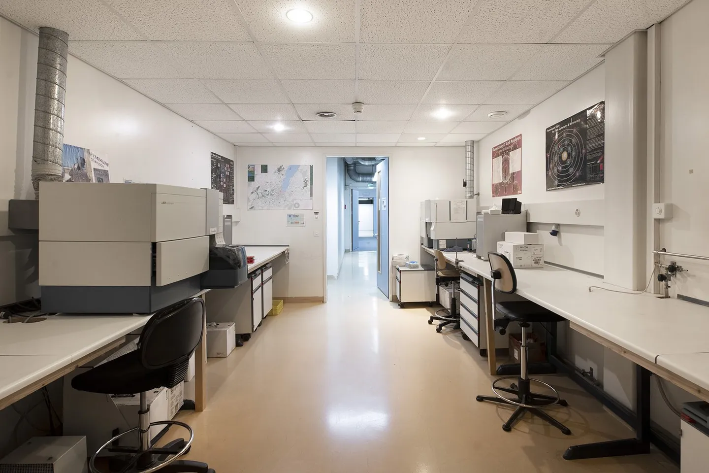 980m2 Laboratorien im 2. Stock des CTN 14 in Plan-les-Ouates - Foto 9 von 11