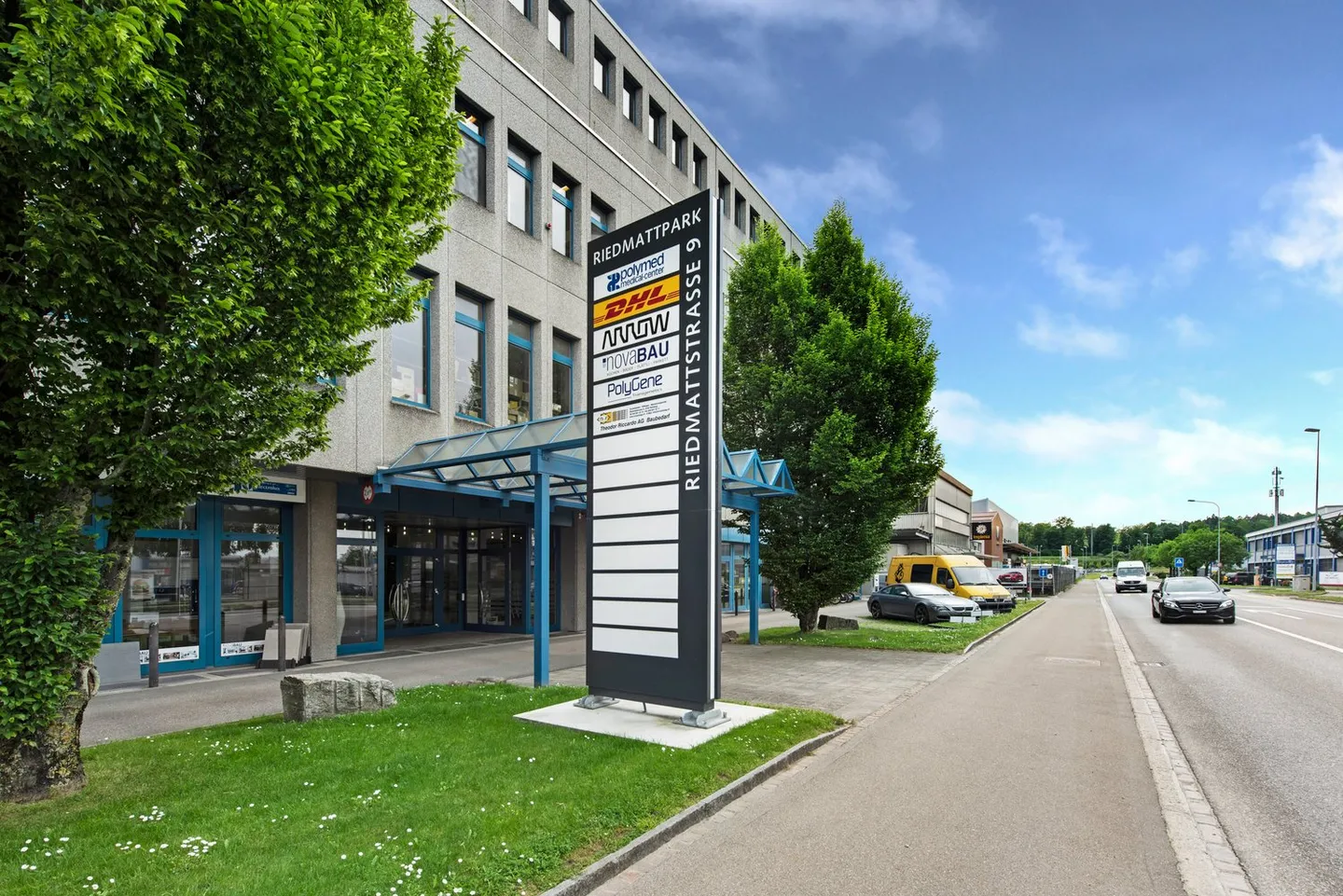 Retail and workshop space with 291m2 in the Rümlang airport area for rent immediately - Photo 1 of 4