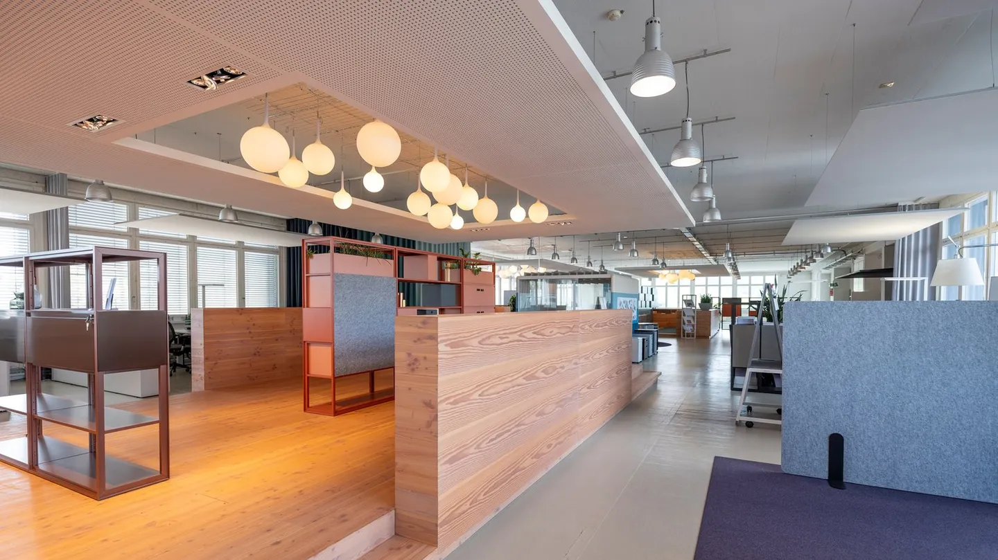 YOUR NEW COMMERCIAL SPACE CENTRAL WITH A VIEW! - Photo 7 of 12