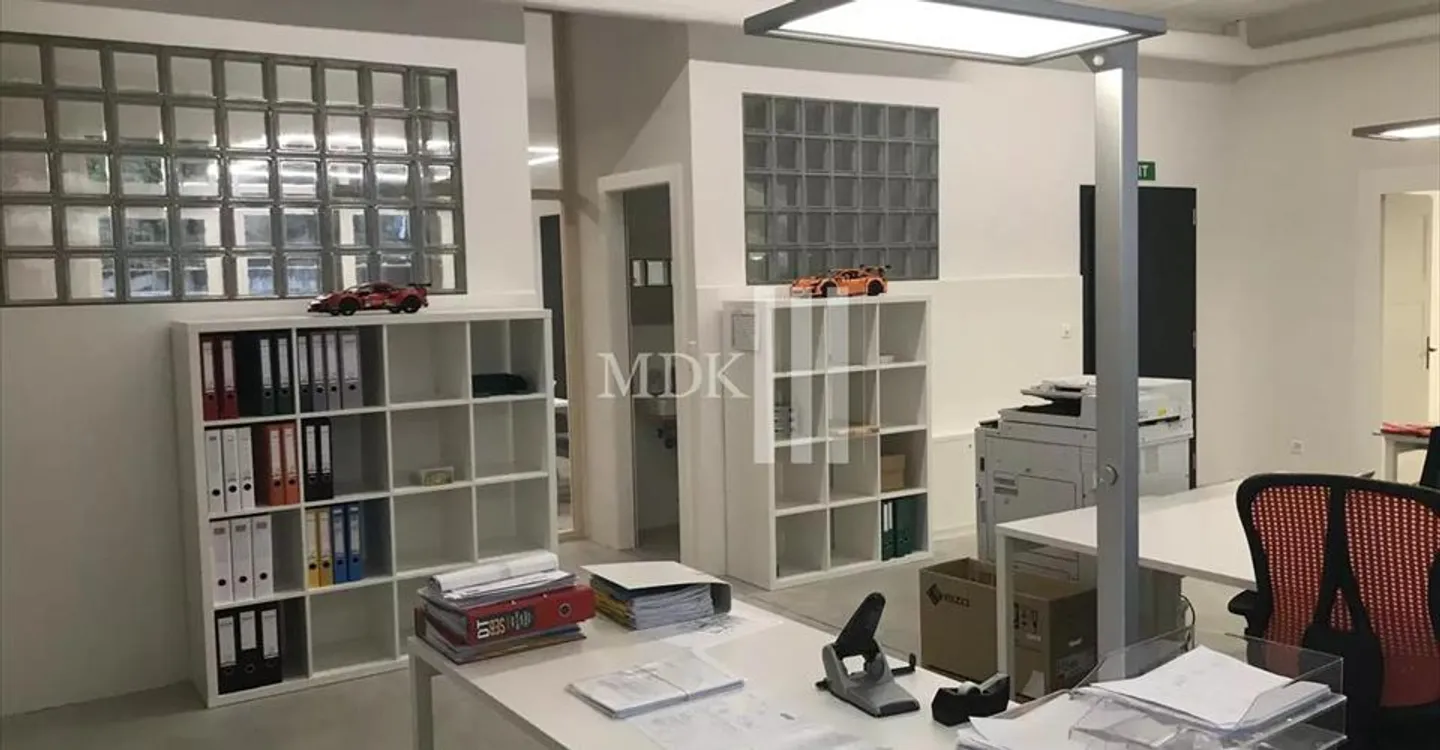 Espace de Bureau Spacieux à St-Maurice - Photo 7 sur 7