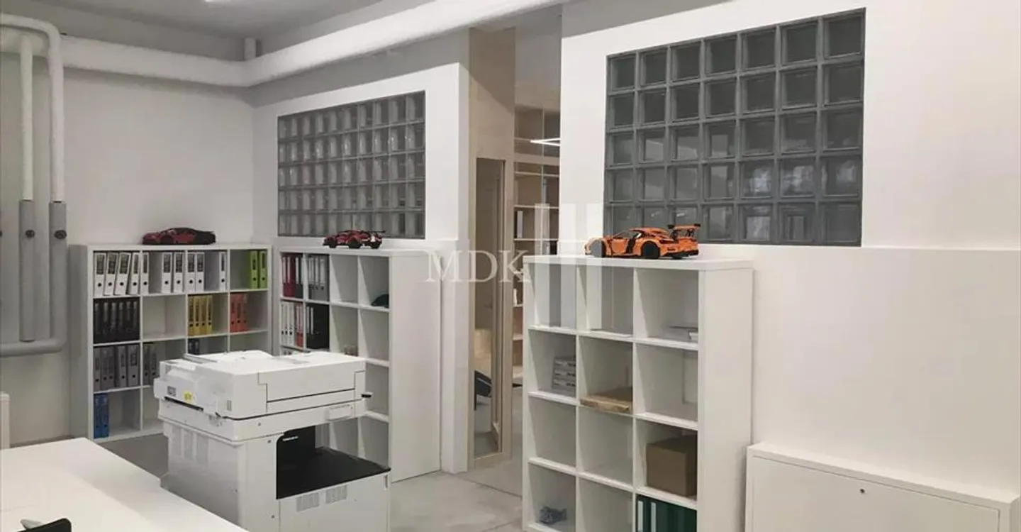 Espace de Bureau Spacieux à St-Maurice - Photo 3 sur 7