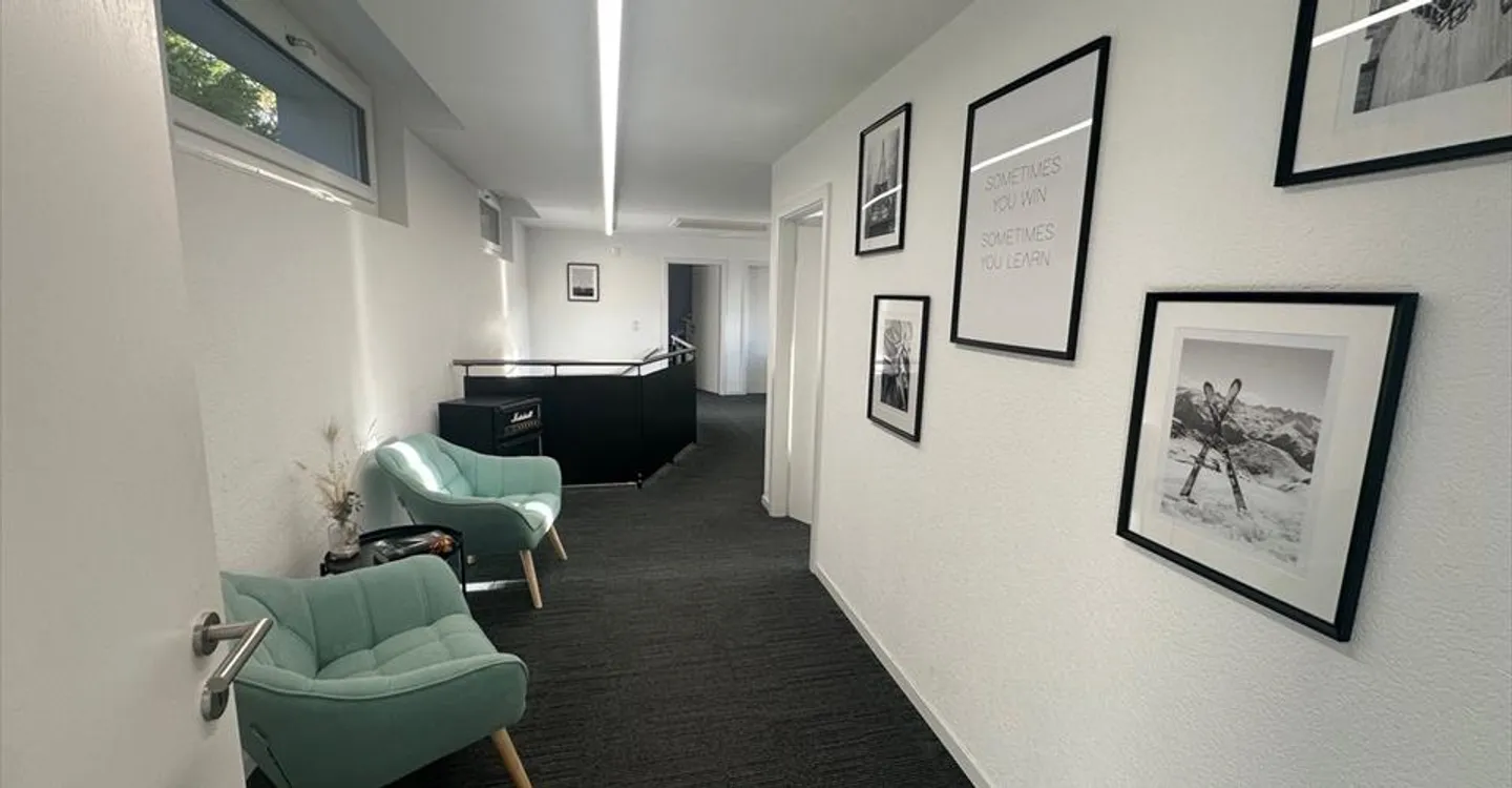 Office 5 rooms - Photo 3 of 5