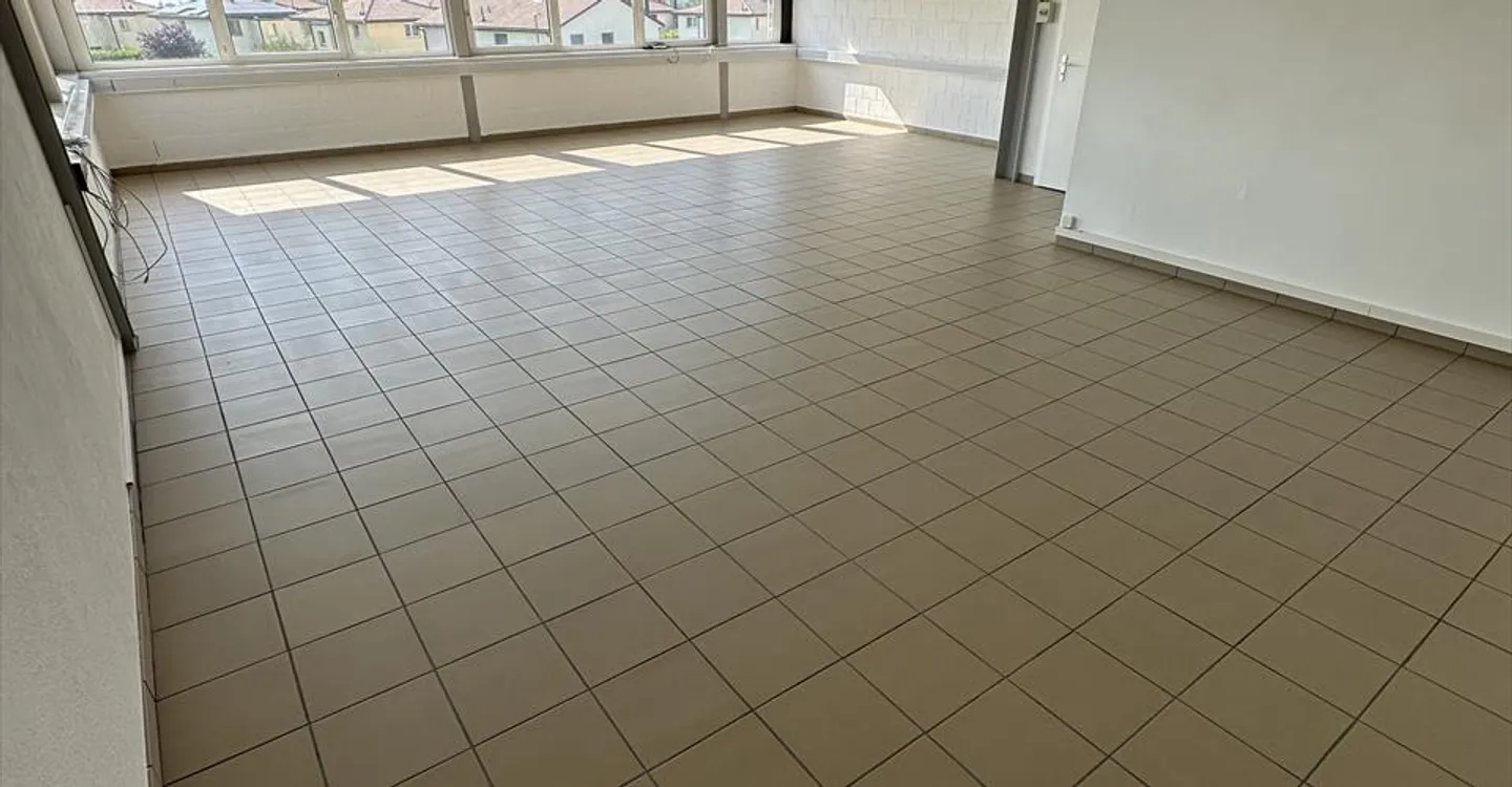 Commerce - Photo 2 of 5