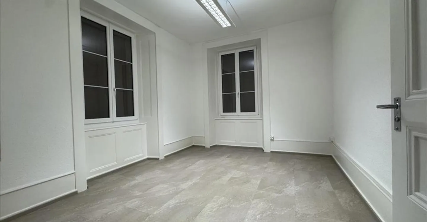 Bureau spacieux au Parc - Photo 2 sur 9