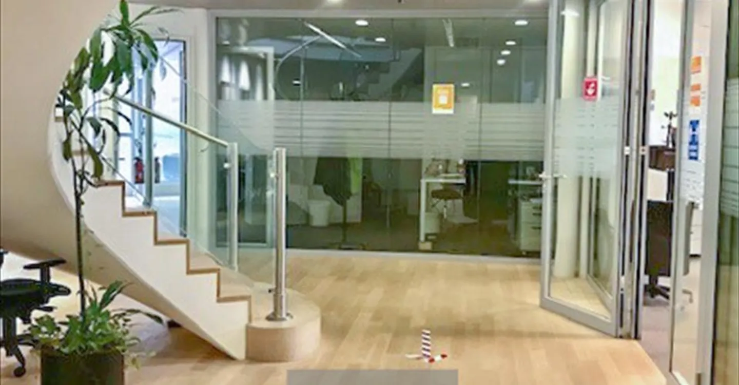 Office 26 rooms - Photo 3 of 10