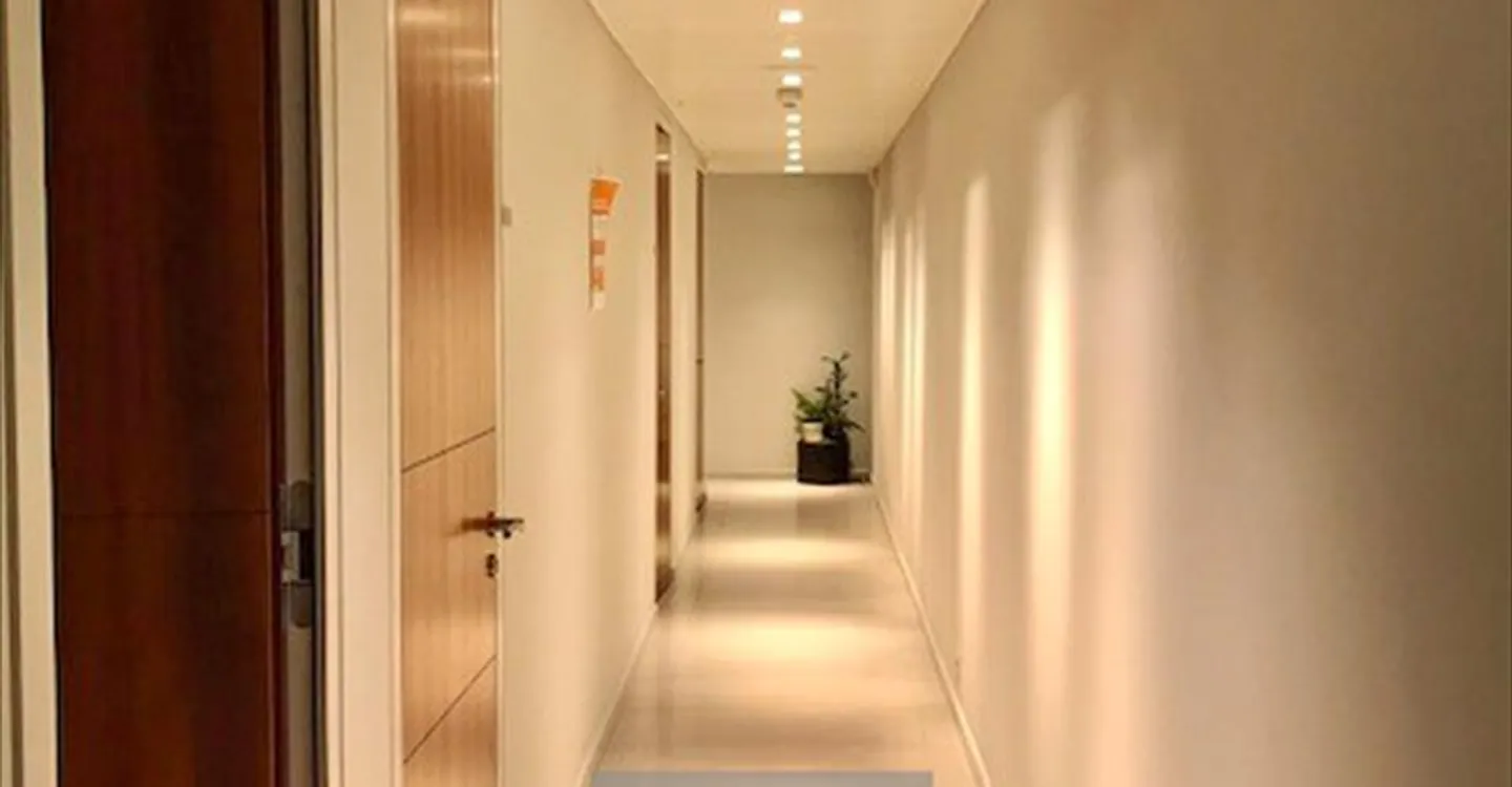 Office 26 rooms - Photo 2 of 10