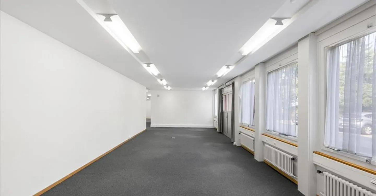 Commerce - Photo 2 of 11
