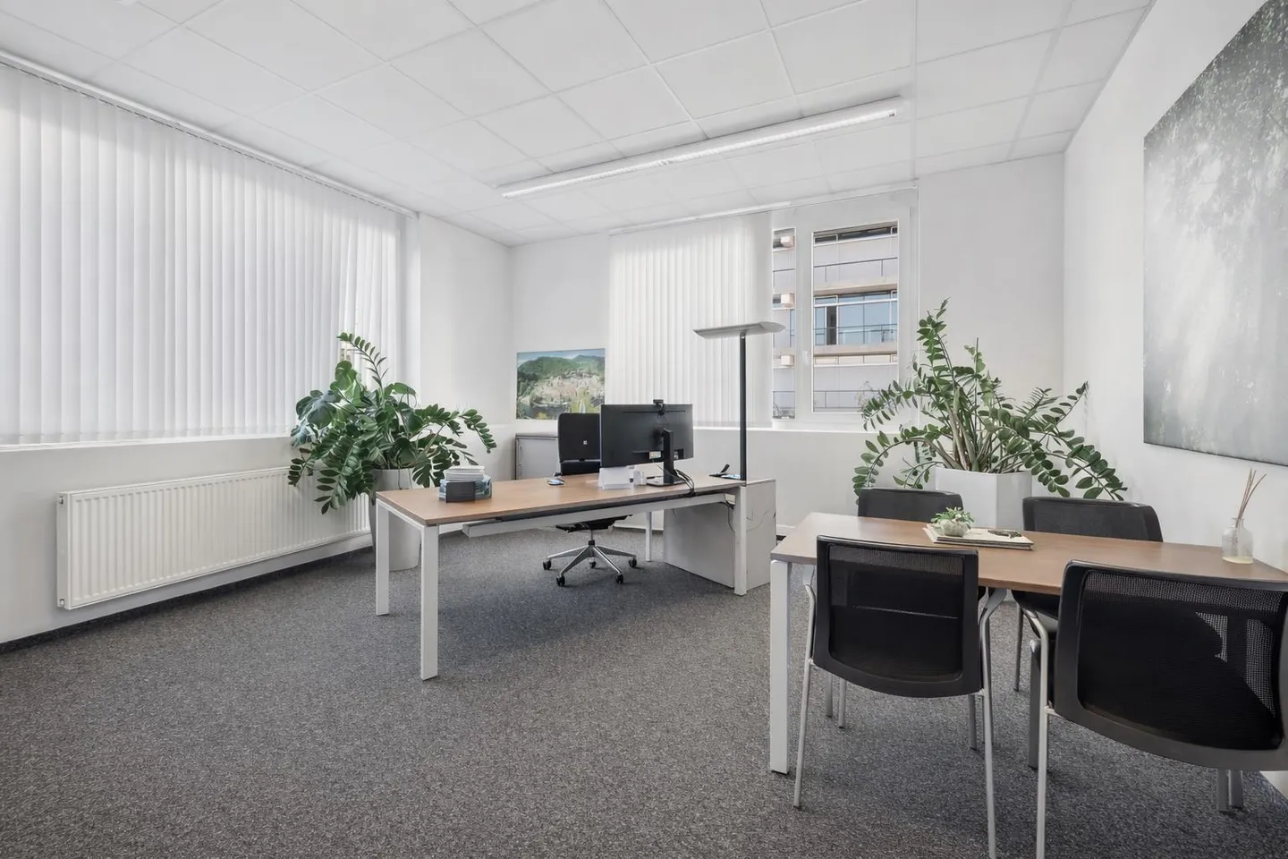 Espace de bureau agrandi avec terrasse généreuse - Photo 2 sur 8