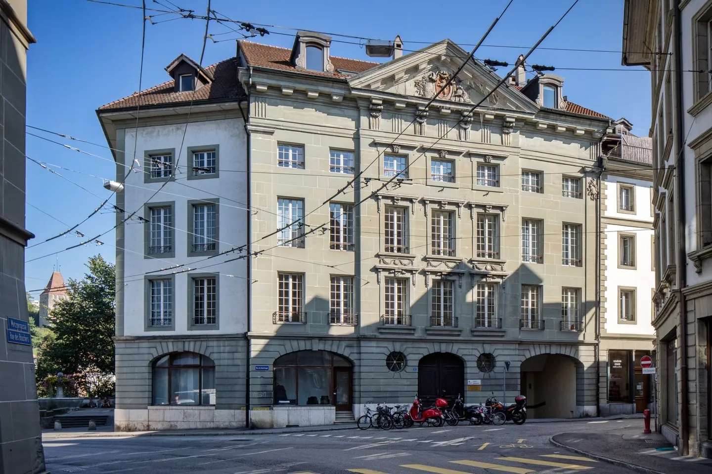 Administrative area of 100 m² - Bourg district, Fribourg - Photo 1 of 4