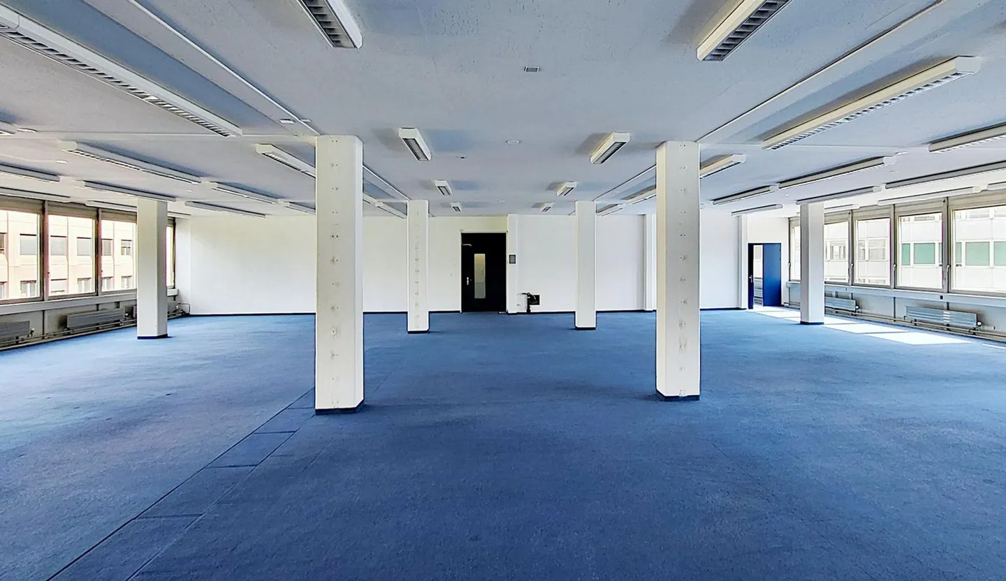 Geräumiges Büro mit Sitzungszimmer - Foto 4 von 11