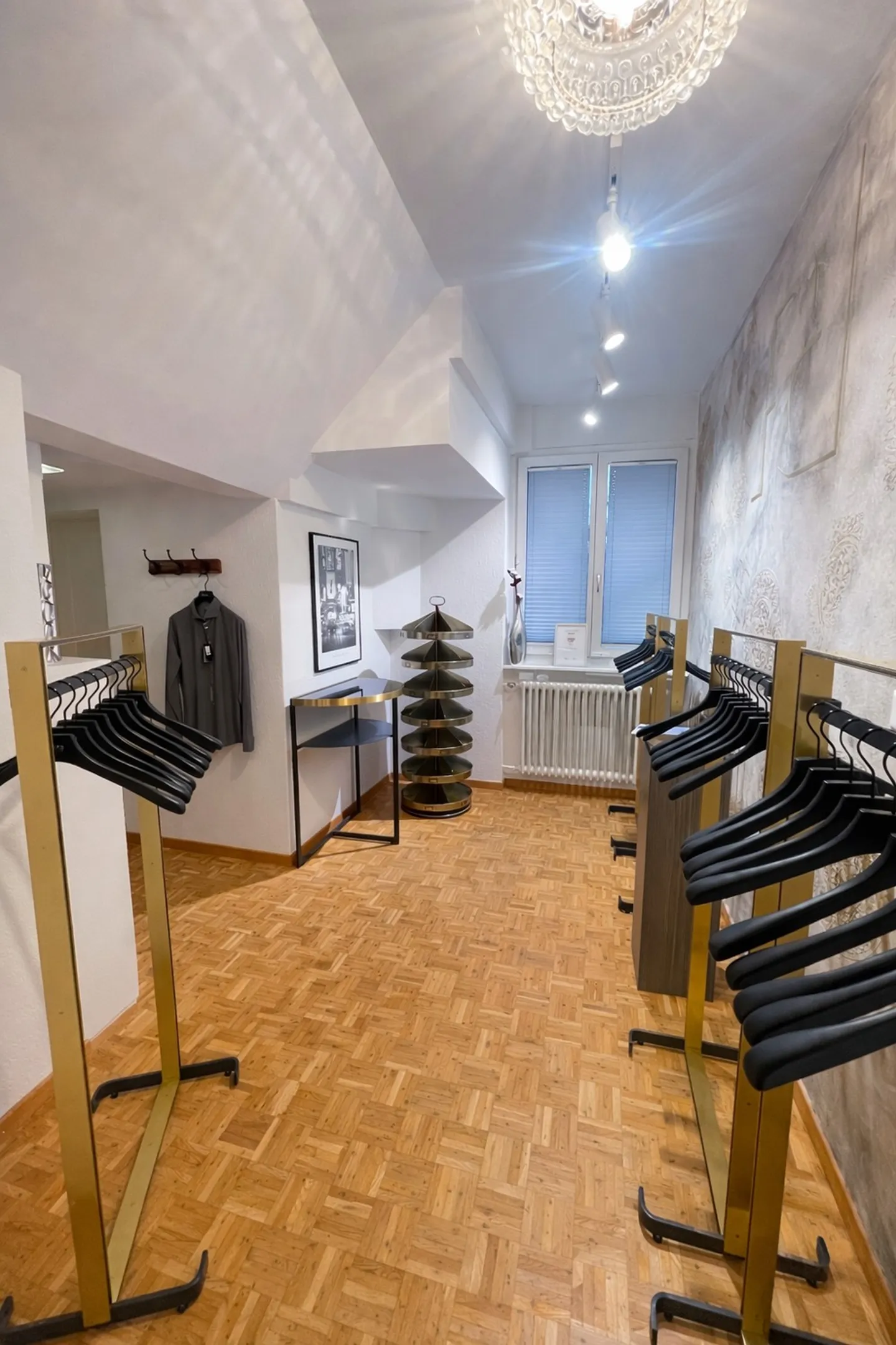 Versatile commercial space/workshop with showroom character for rent! - Photo 12 of 13