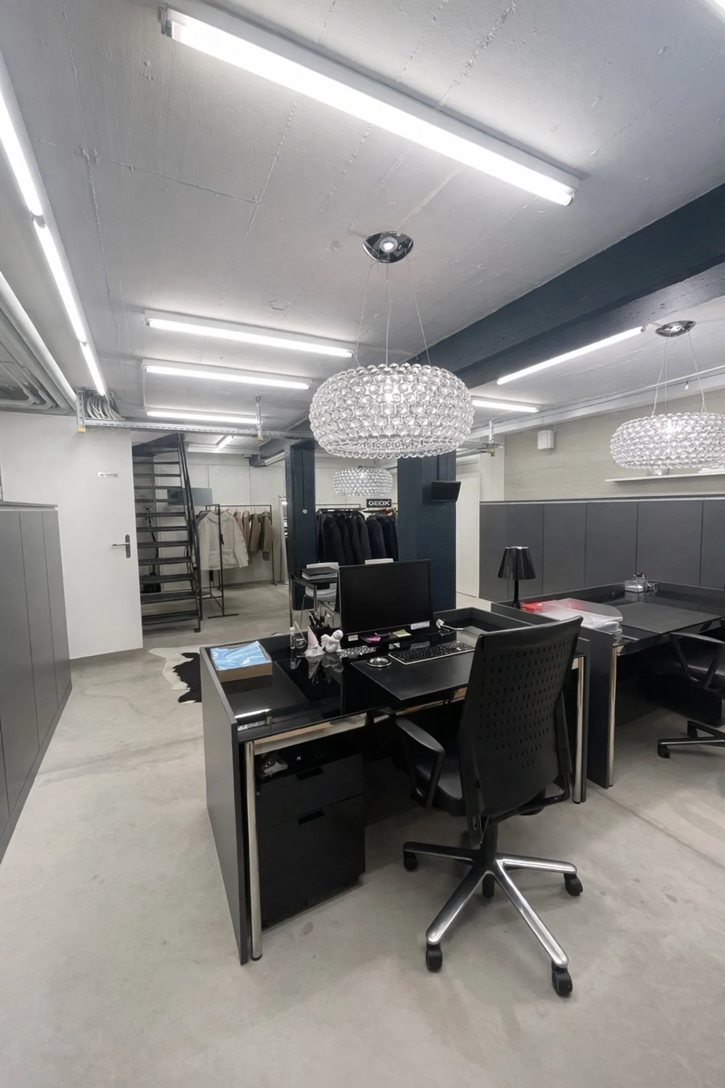 Versatile commercial space/workshop with showroom character for rent! - Photo 13 of 13