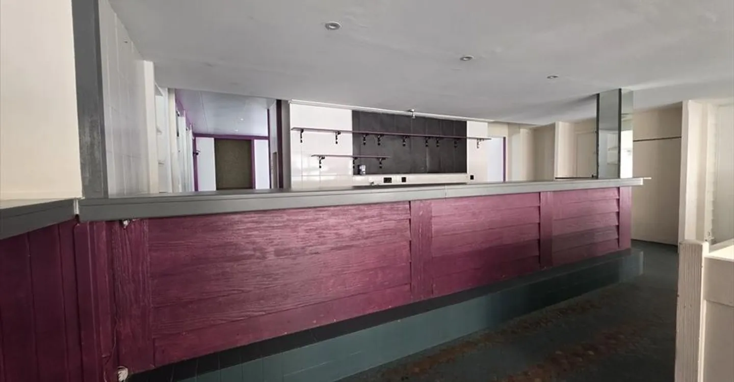 Espace Commercial à Locle - Photo 1 sur 8