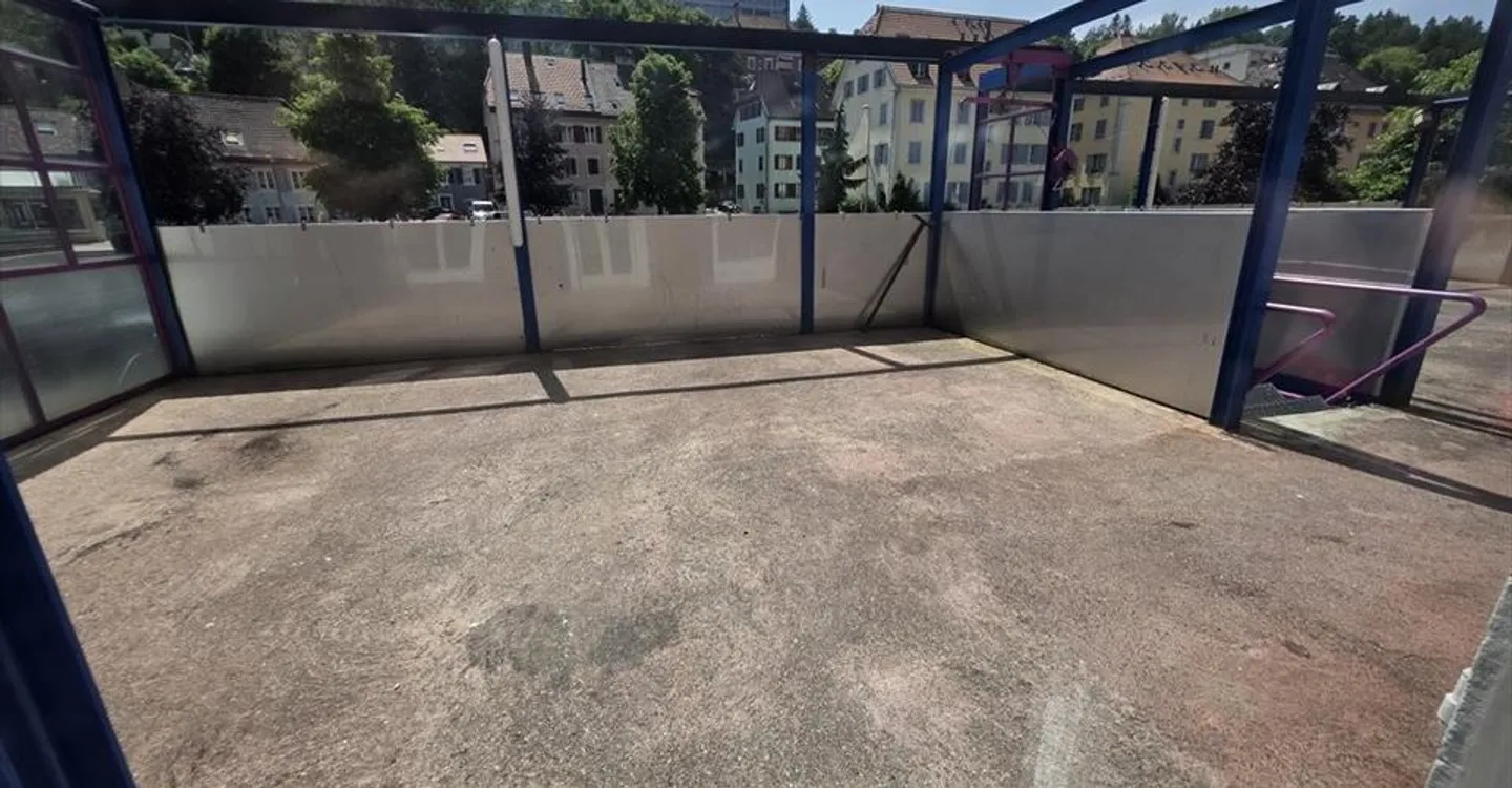 Espace Commercial à Locle - Photo 3 sur 8