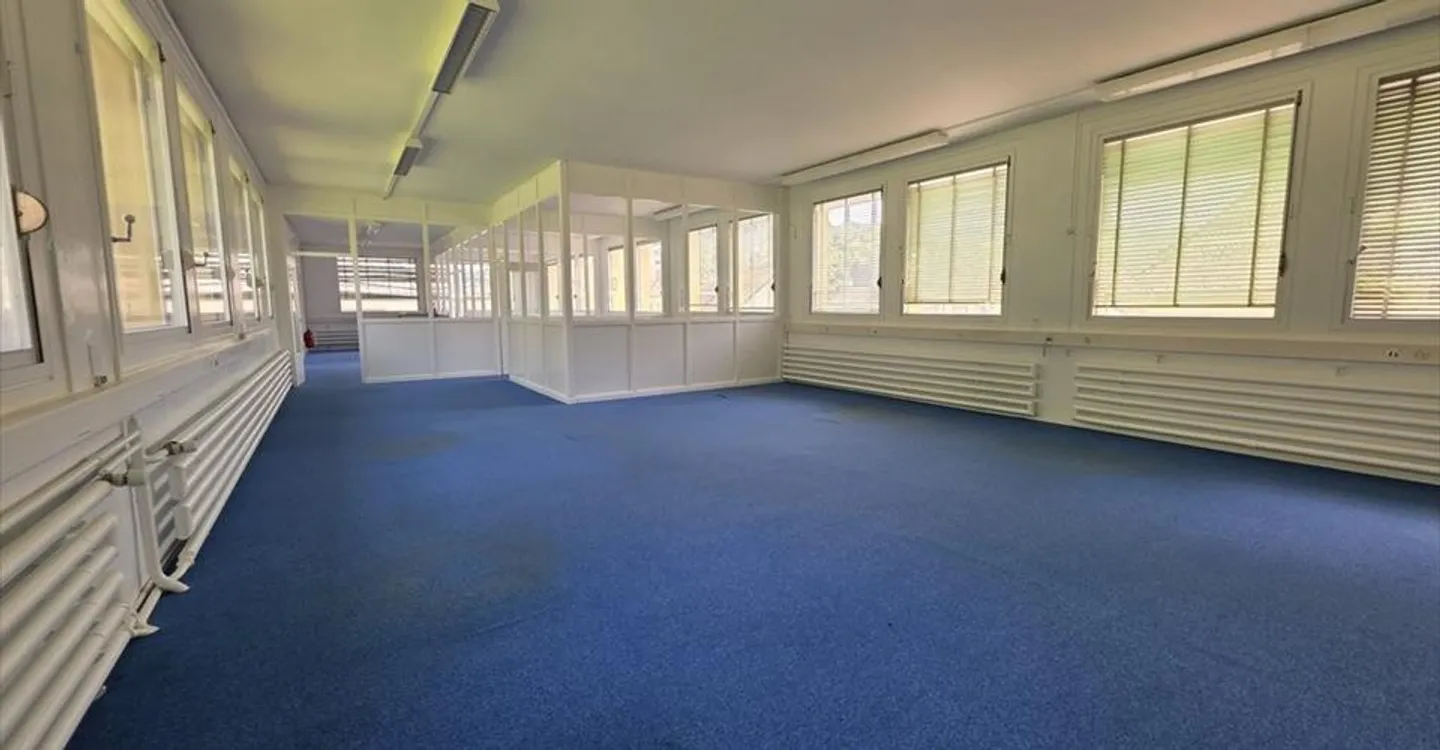 Atelier Spacieux pour Bureau - Photo 6 sur 7