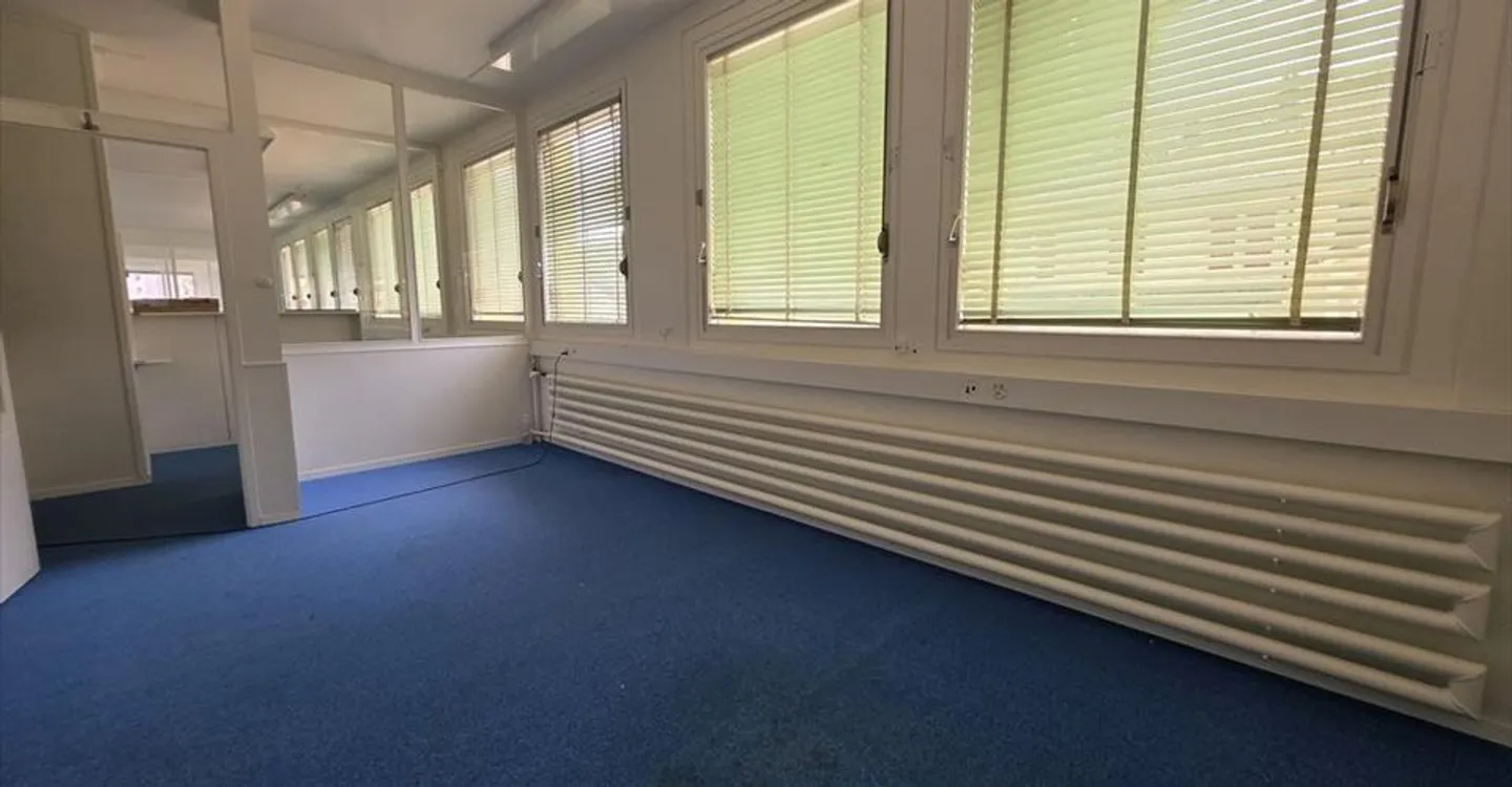 Atelier Spacieux pour Bureau - Photo 4 sur 7