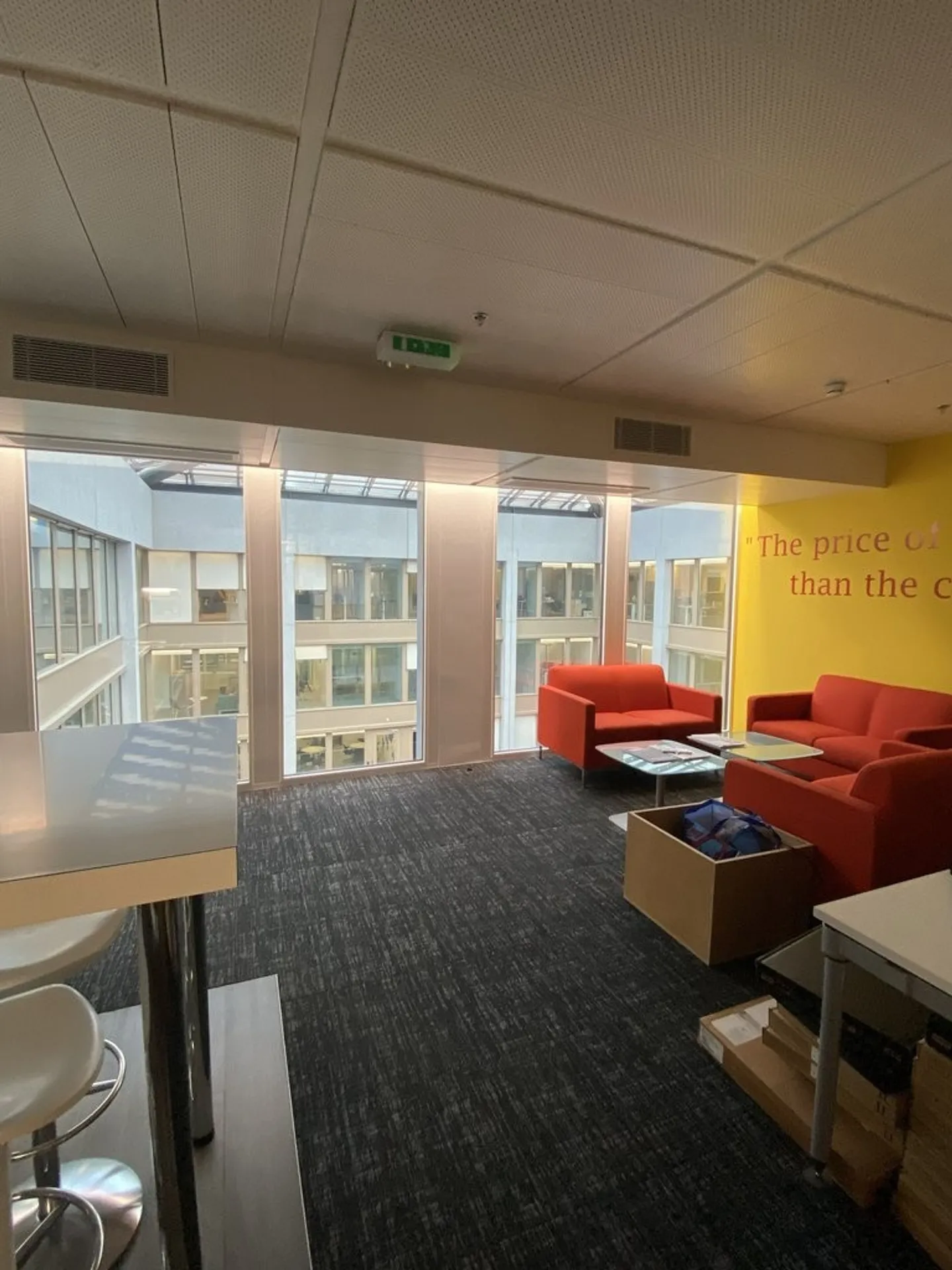 Offices of 677 m2 - 3rd floor - at the Geneva Business Center in Lancy - Photo 5 of 9