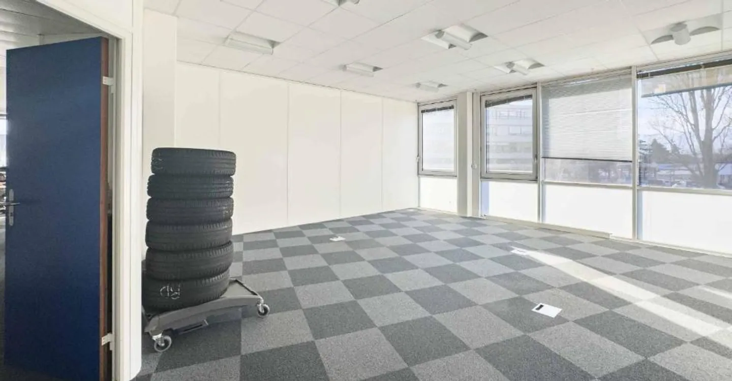 Office - Photo 5 of 13