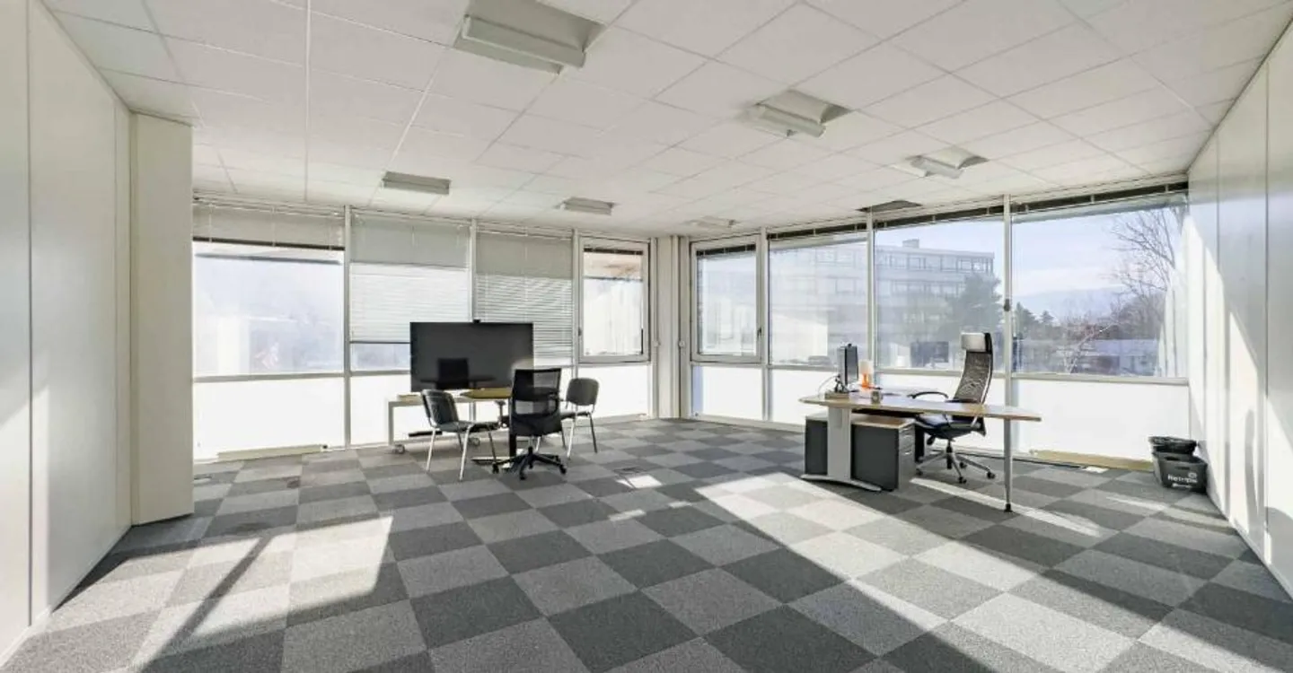 Office - Photo 2 of 13