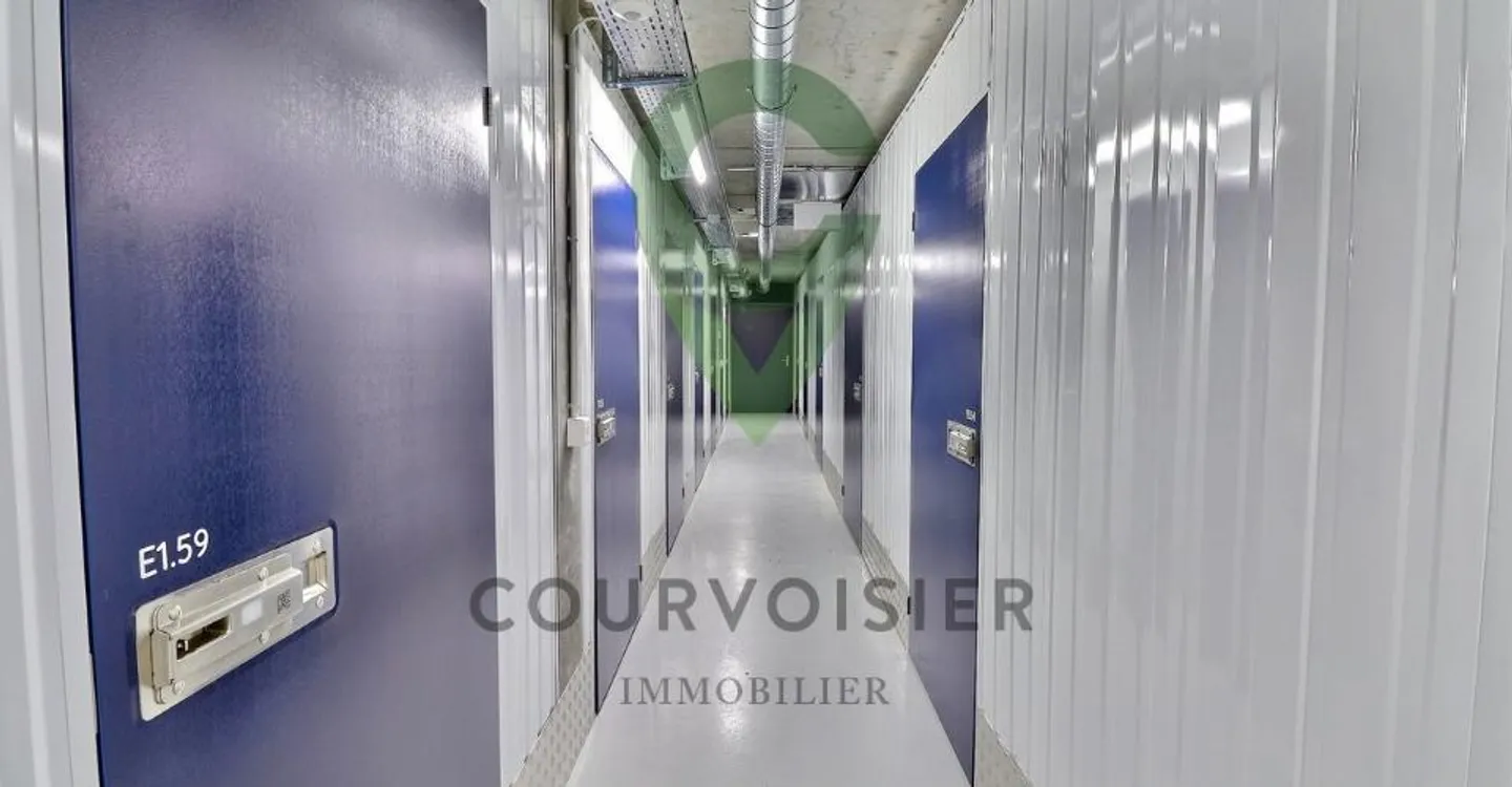 Lager - Foto 1 von 12
