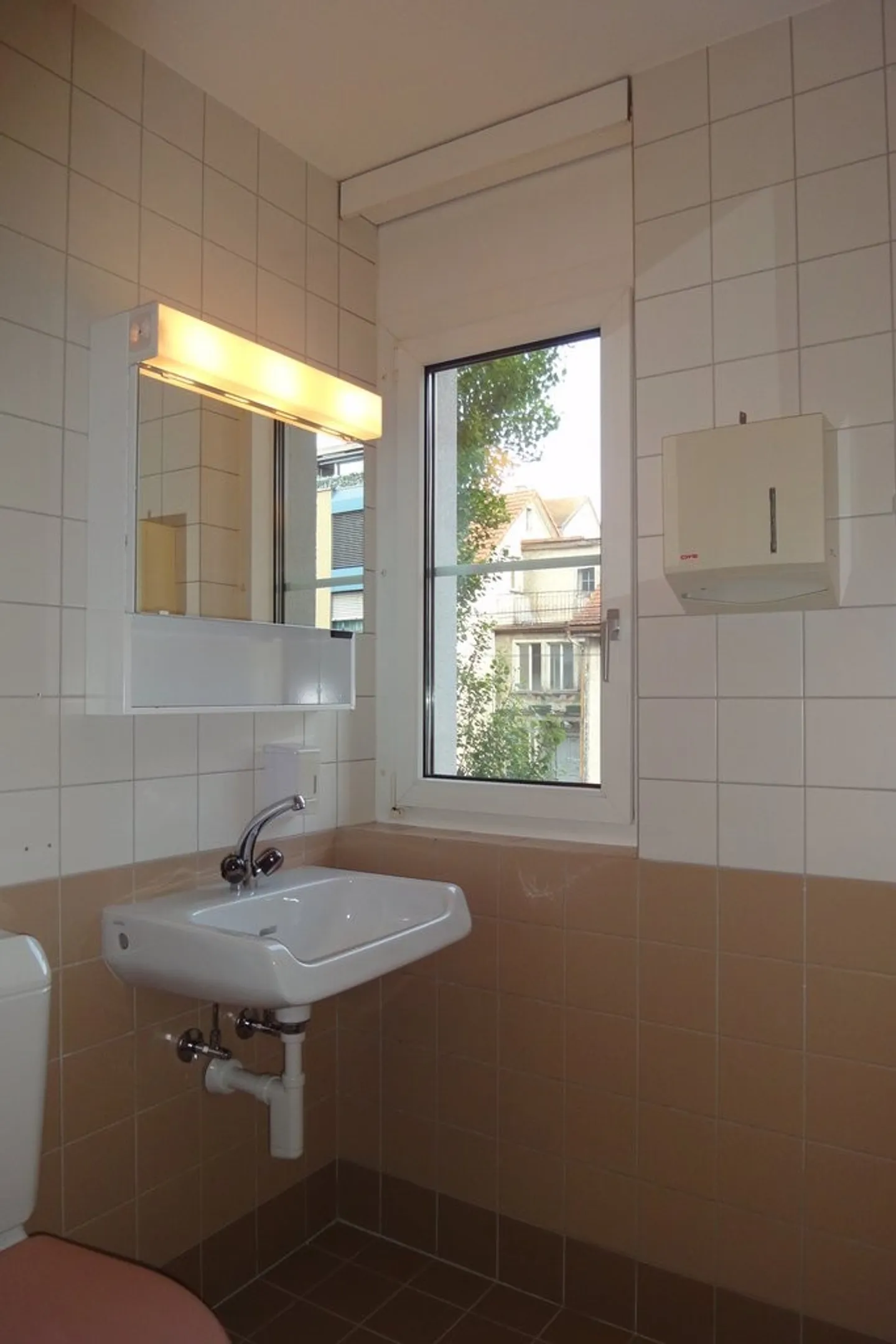 Spazio ufficio tranquillo in una posizione attraente - Foto 3 di 4