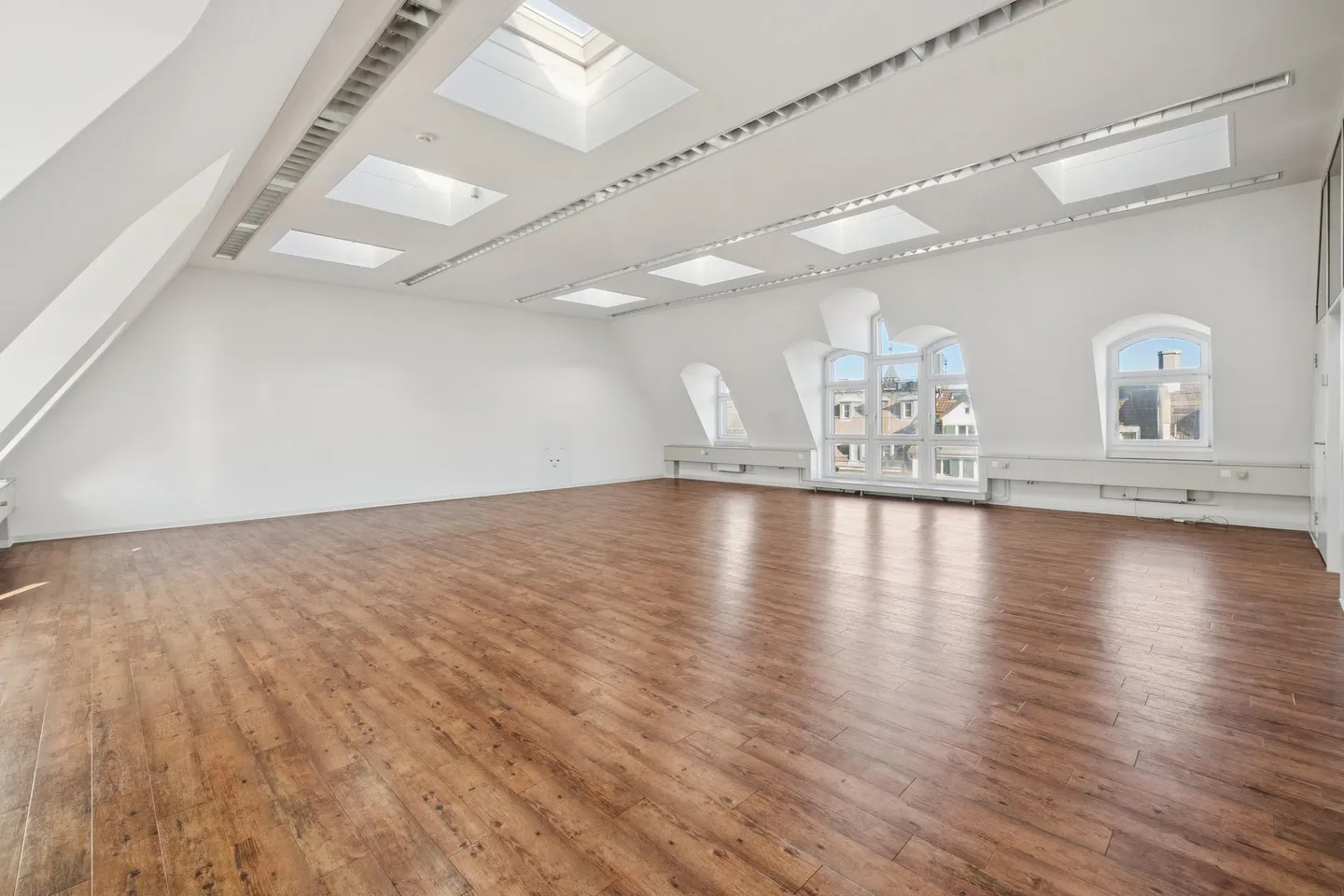 Locali centrali in una proprietà caratteristica - Foto 8 di 8