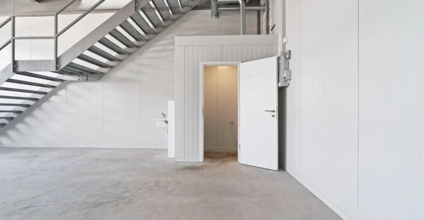 Local commercial duplex de 140m2 â€“ Usine relais (nombreuses places de parc disponibles) - Photo 3 sur 5