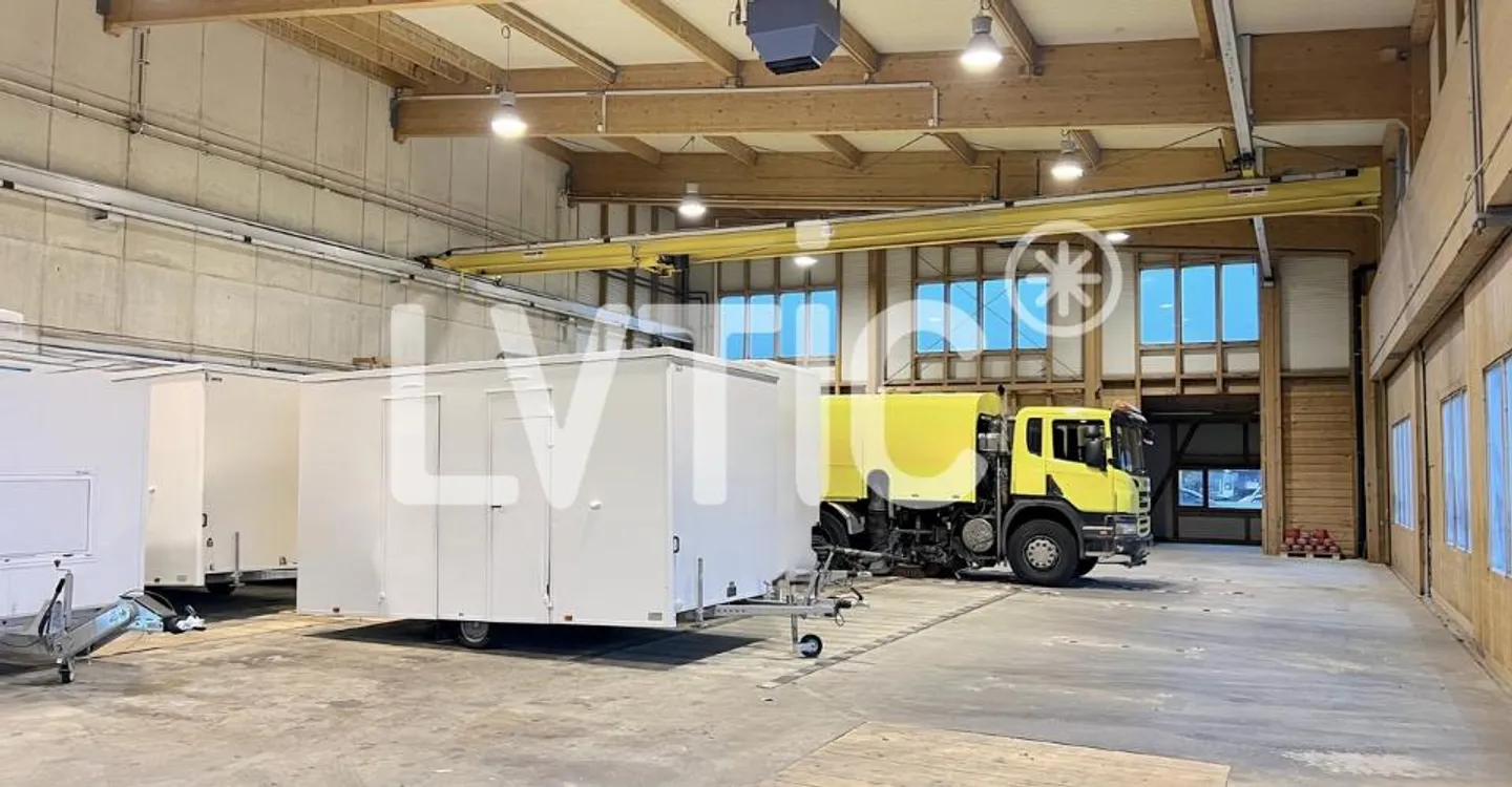 Atelier spacieux à louer - Photo 2 sur 7
