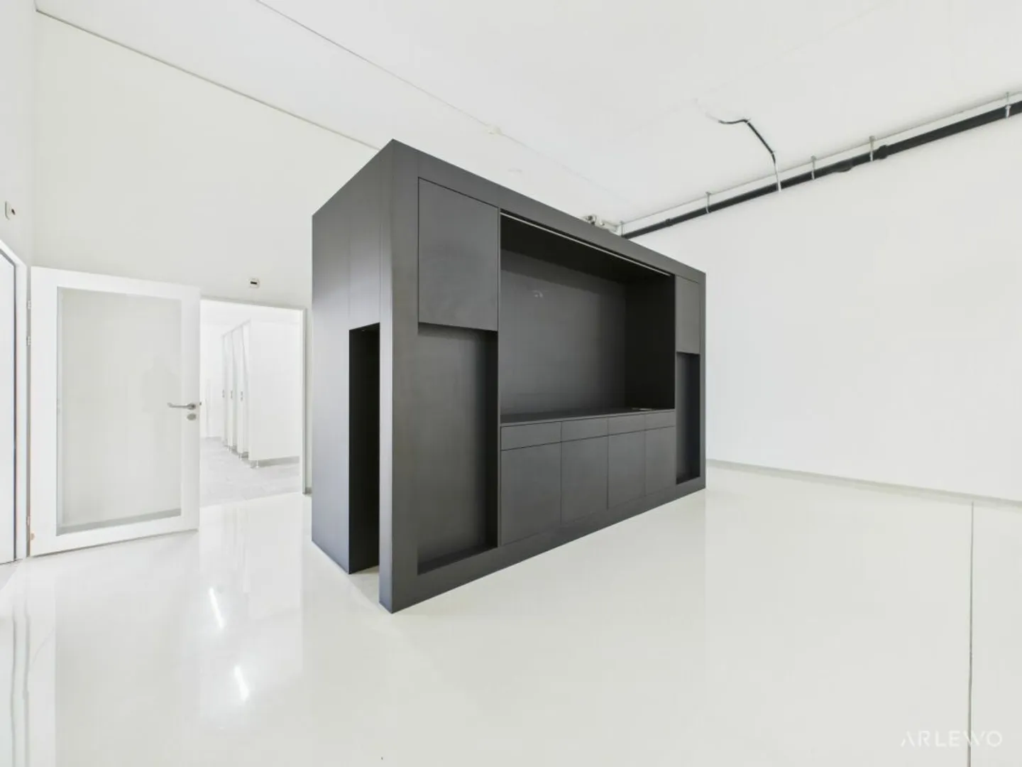 Large commercial space with many usage possibilities - Photo 4 of 13