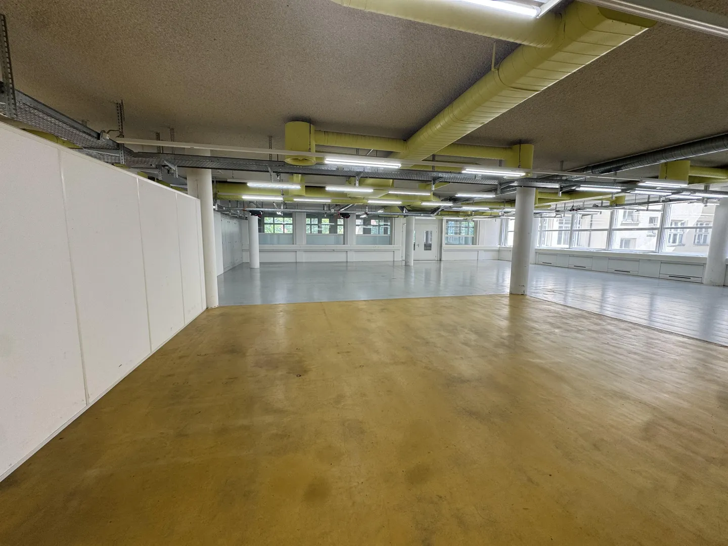Sous-division flexible de l'espace de production et de stockage! - Photo 3 sur 13
