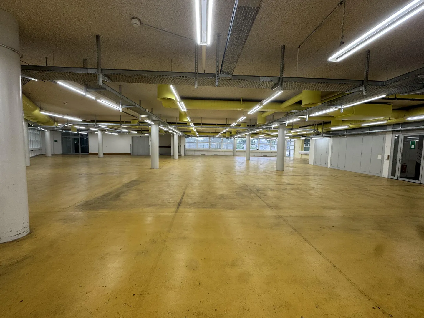 Spazio commerciale/magazzino attraente in affitto a Soletta - Foto 2 di 13