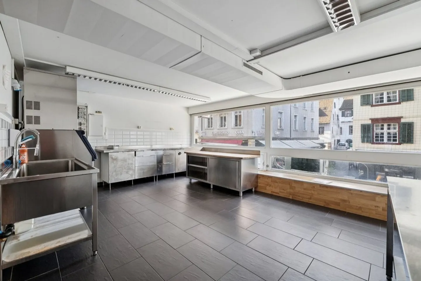 Spazio commerciale in posizione privilegiata vicino a Heuwaage - Foto 5 di 6